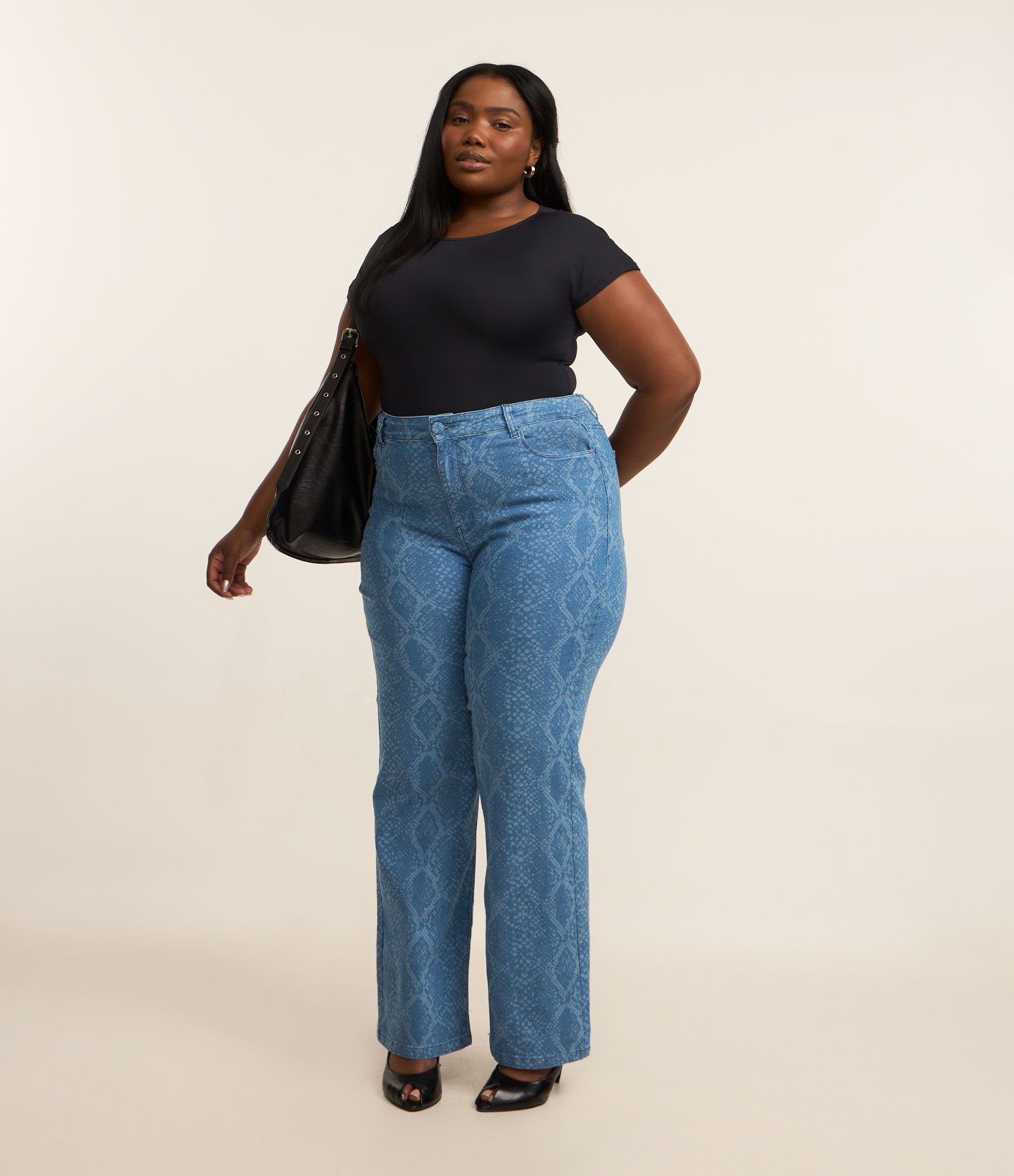 Calça Reta em Jeans com Estampa de Cobra Curve & Plus Size Azul 1