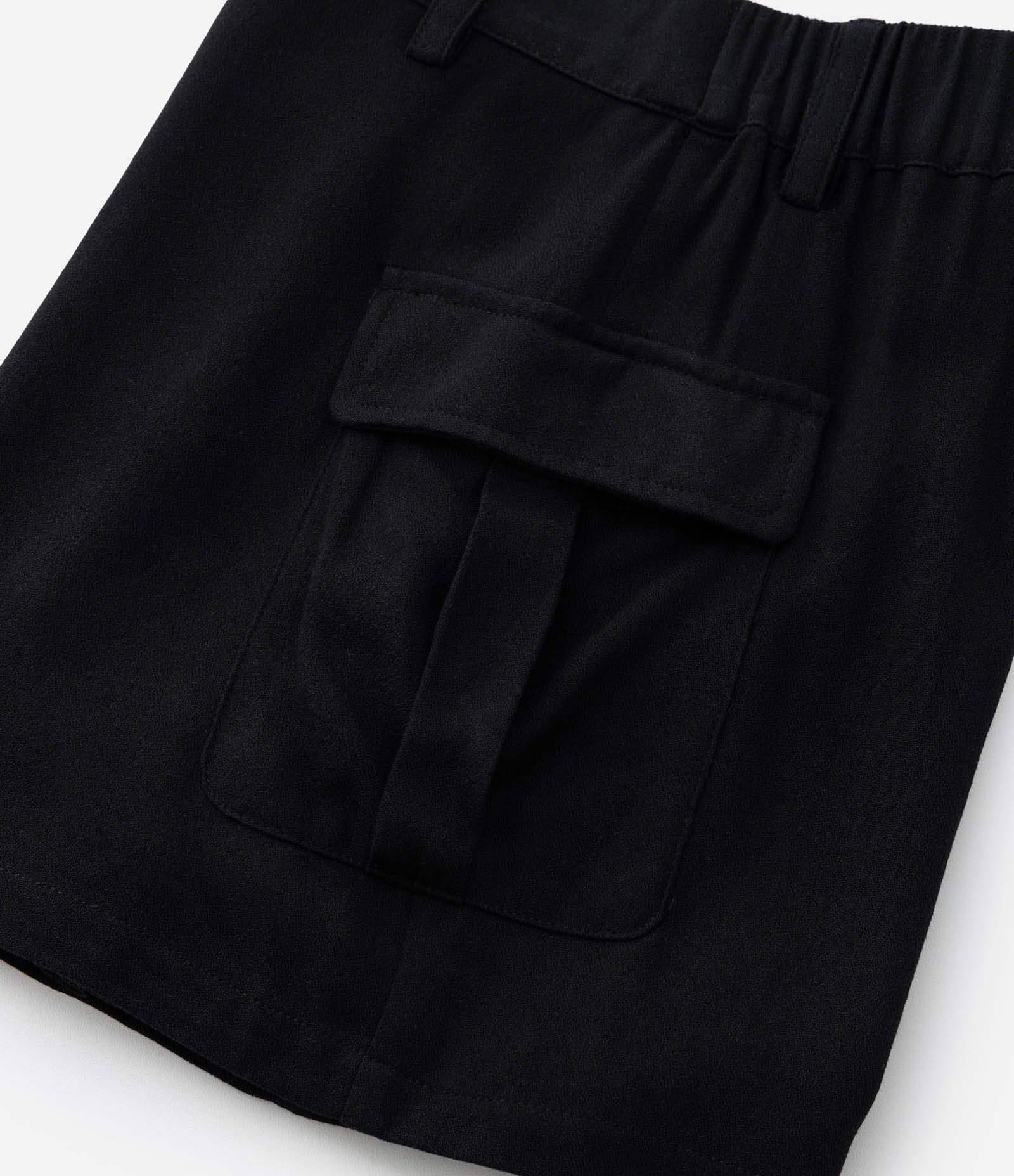 Short Infantil Reto em Viscose Alfaiatado com Bolso Cargo - Tam 5 a 14 Anos Preto 5