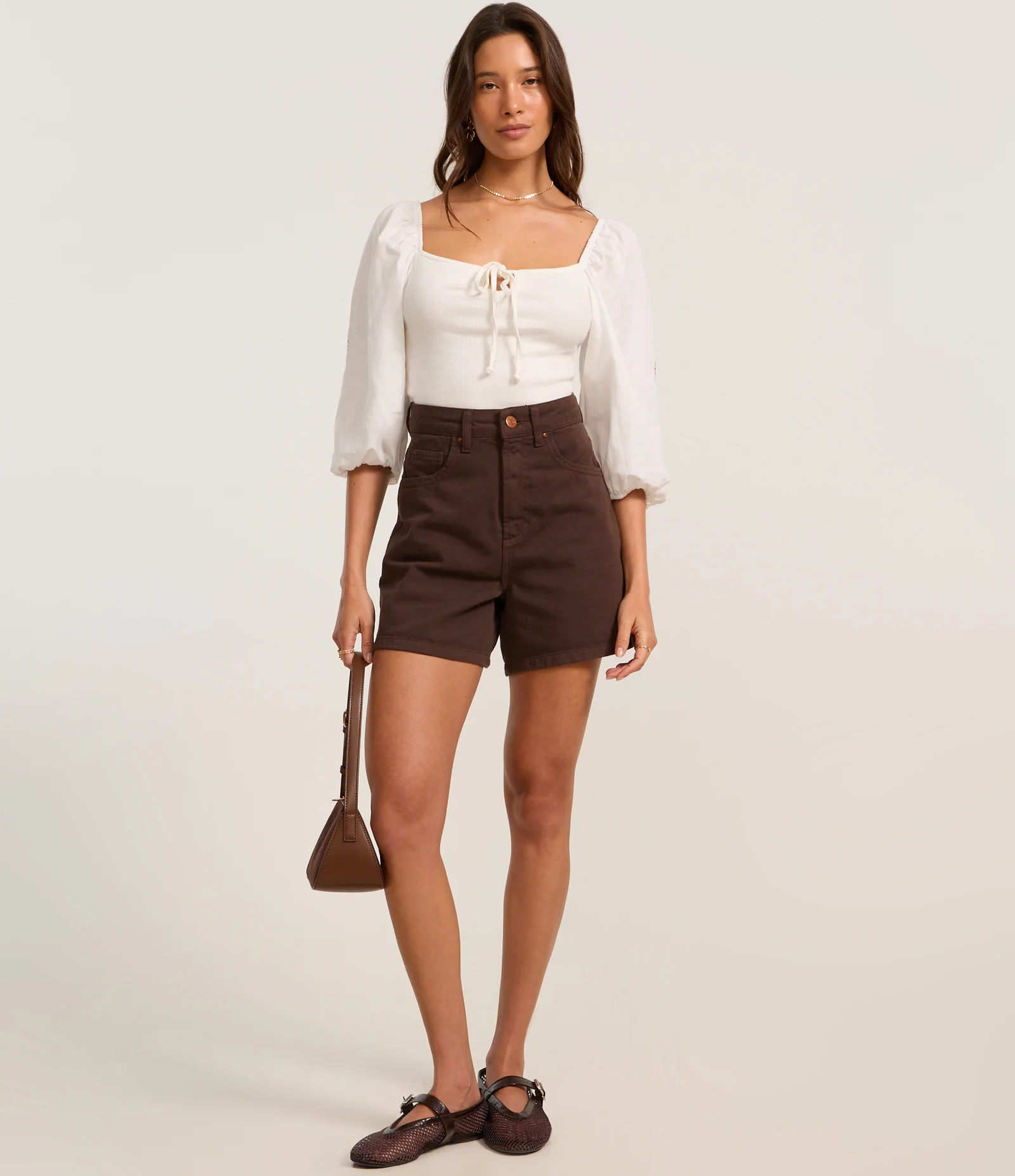 Blusa em Ribana com Amarração e Manga Bordada Paisley Branco 2