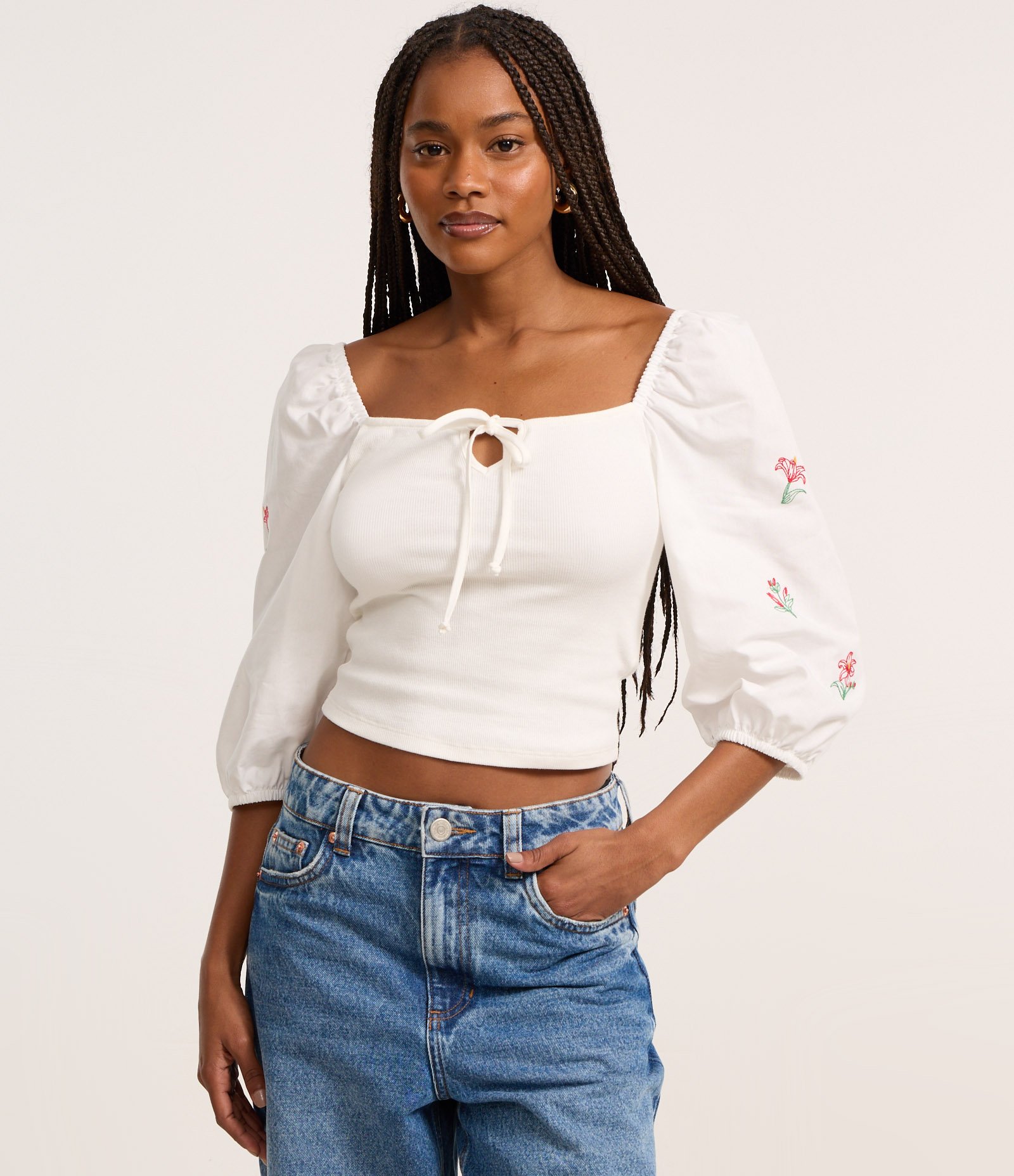 Blusa em Ribana com Lacinho no Busto e Bordado Floral Branco 3