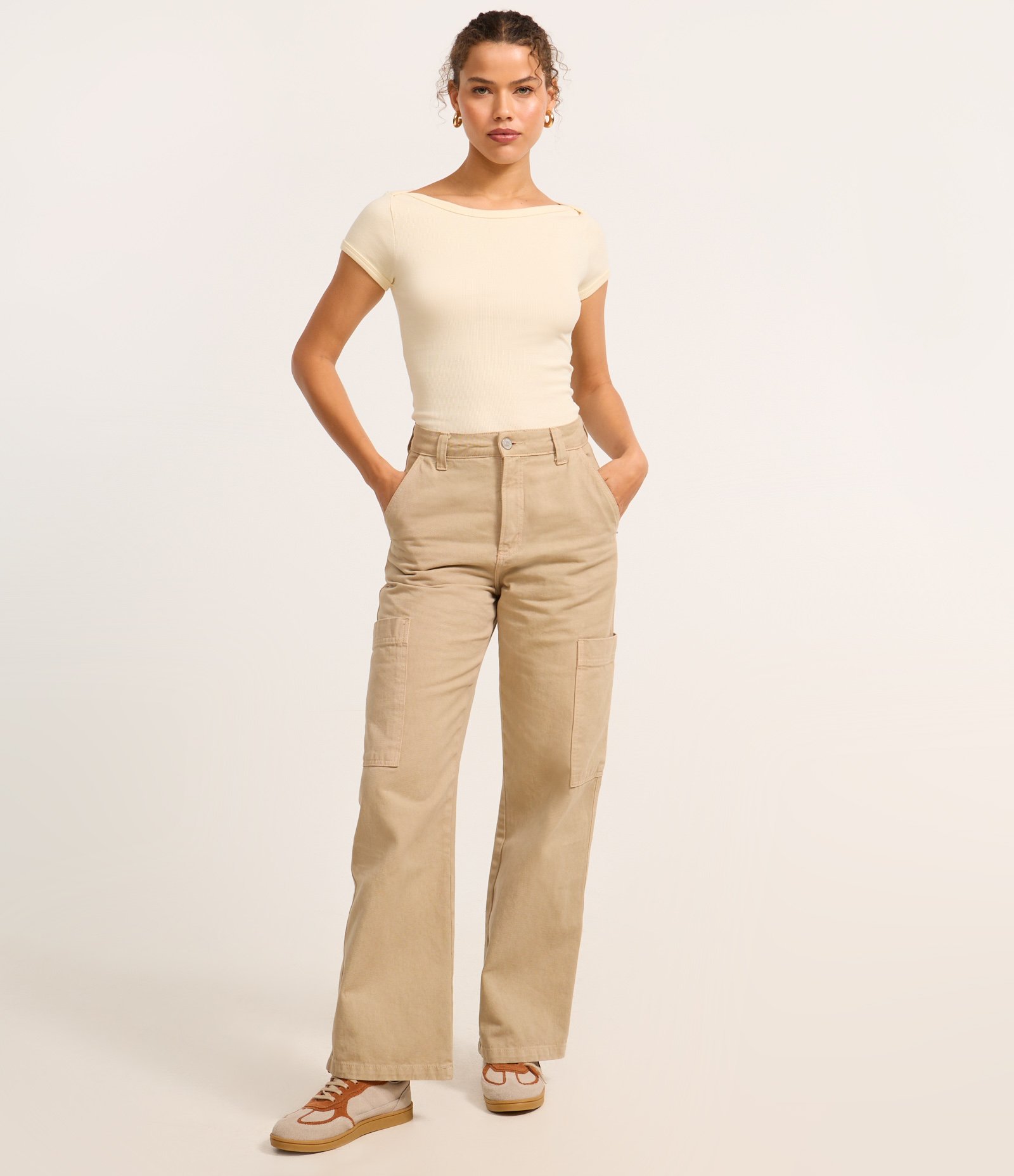 Blusa em Ribana com Manga Curta Bege 2