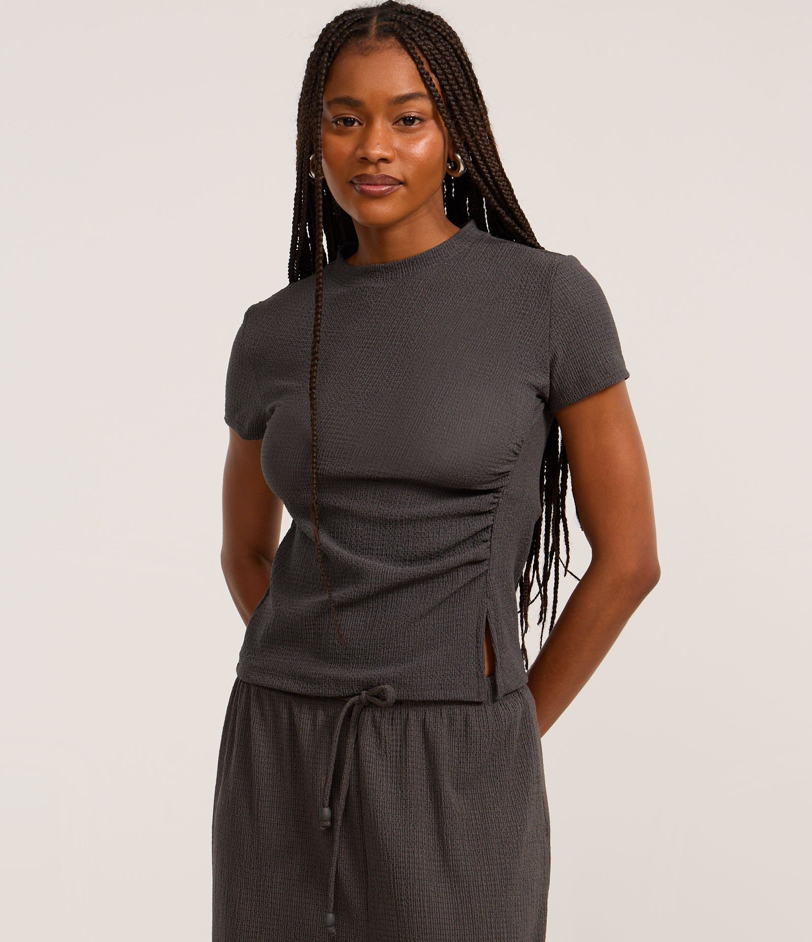 Blusa Texturizada com Golinha Alta e Franzido Preto 3