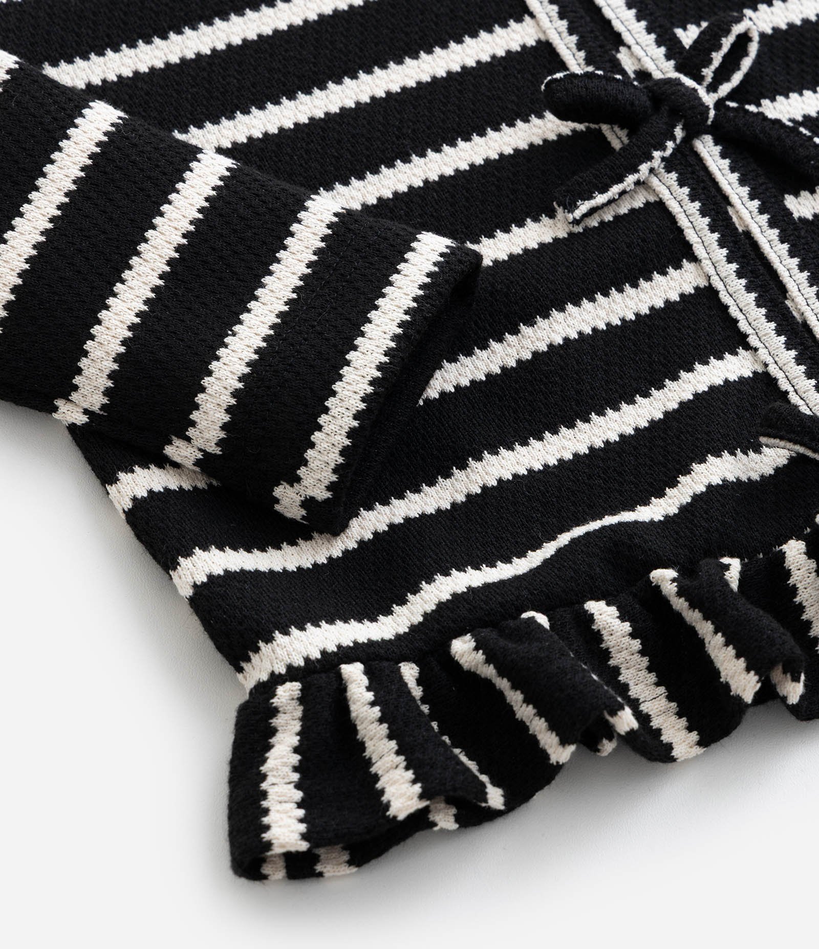 Blusa Curta Infantil com Lacinhos e Listras - Tam 5 a 14 Anos Preto/Branco 5