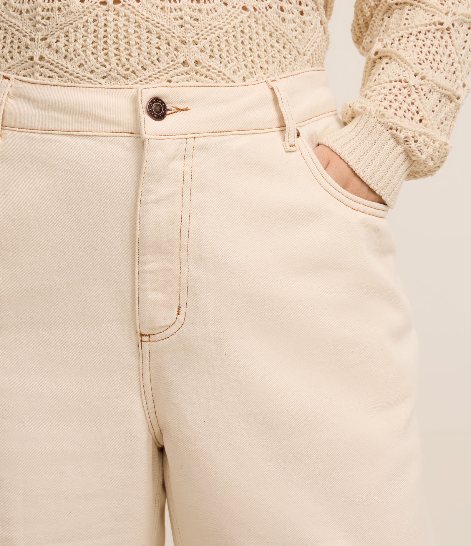 Calça Wide Leg em Sarja com Barra Desfiada Curve & Plus Size Bege 4