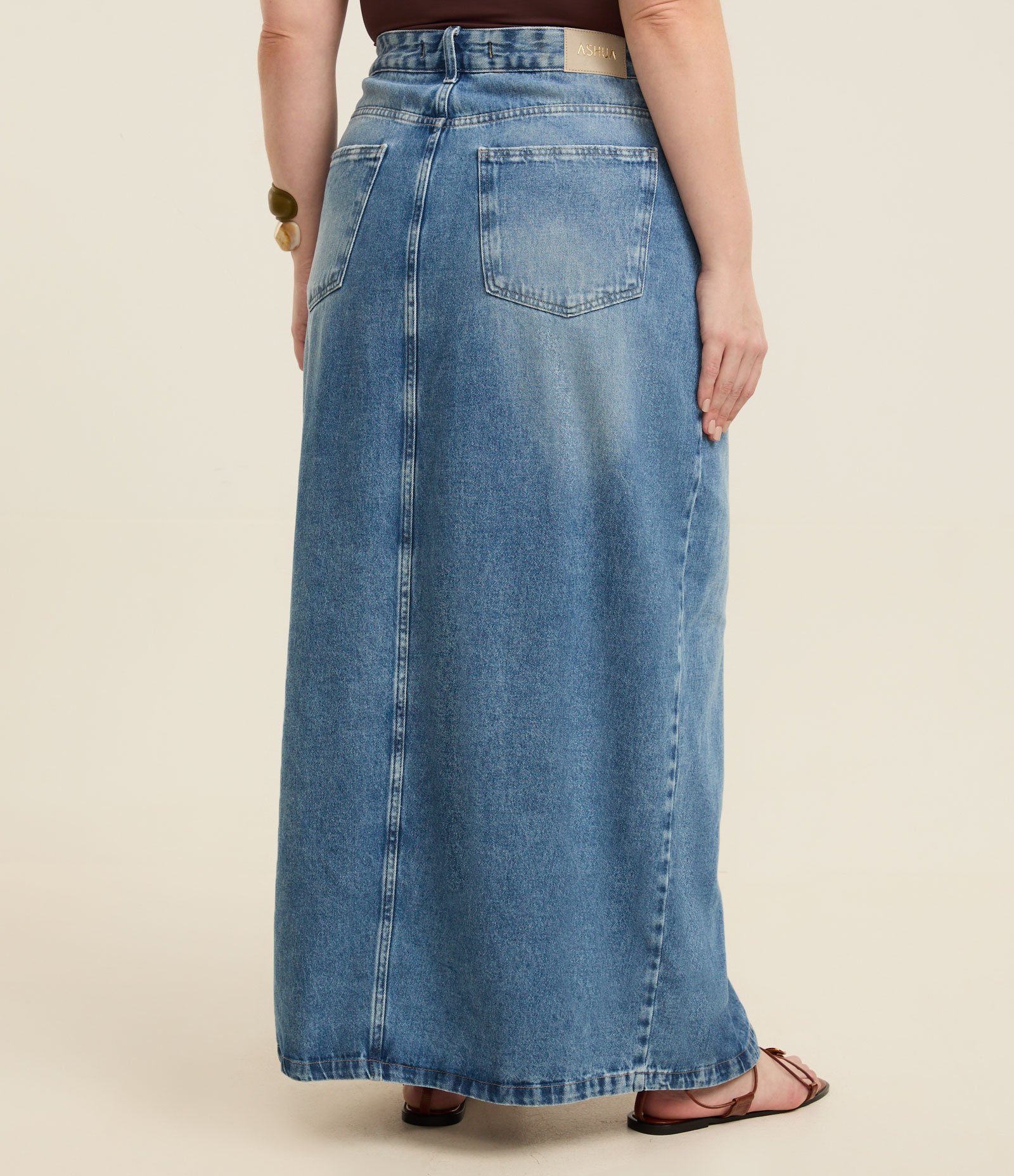 Saia Longa em Jeans com Fenda e Bolsos Curve & Plus Size Médio 5