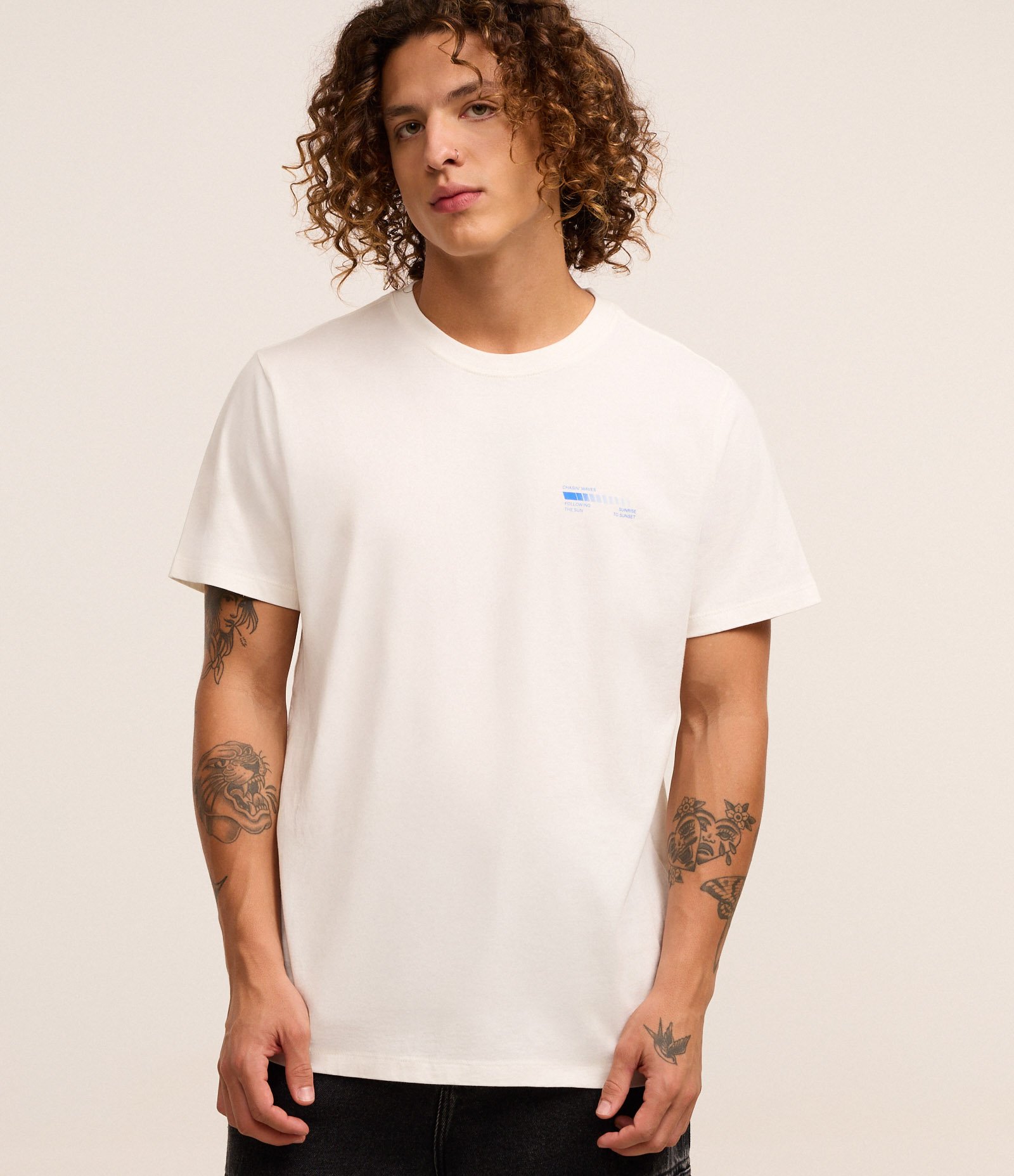 Camiseta Comfort em Algodão Estampa Surf Waves Branco 1
