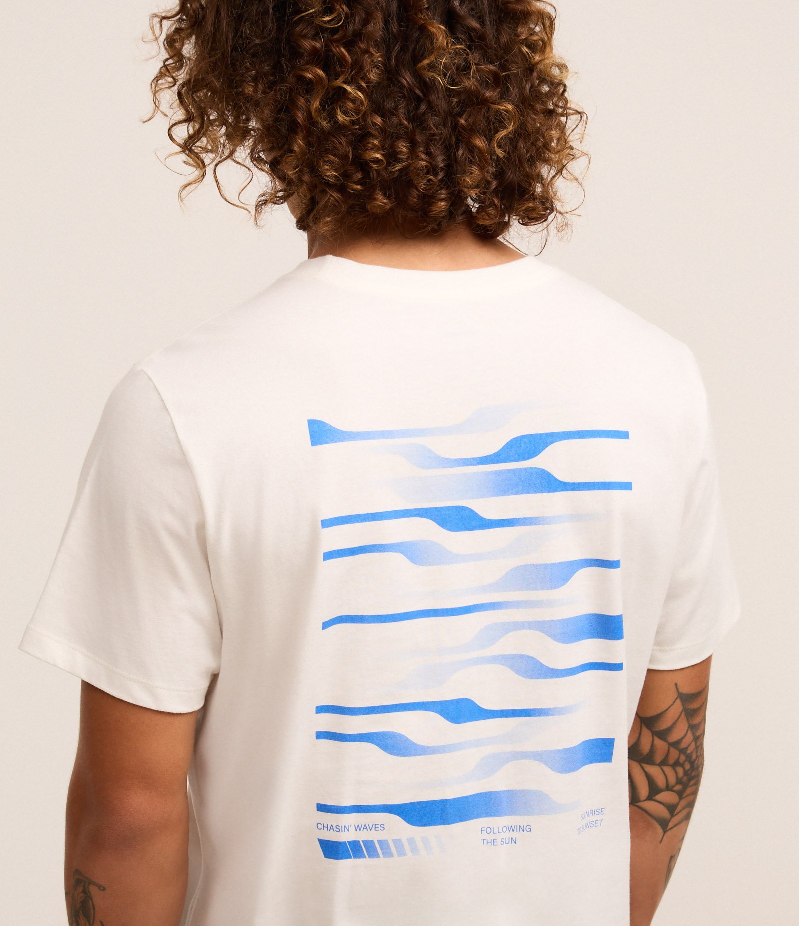 Camiseta Comfort em Algodão Estampa Surf Waves Branco 3