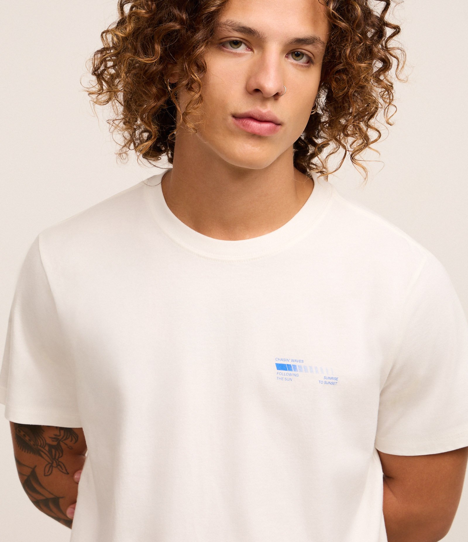 Camiseta Comfort em Algodão Estampa Surf Waves Branco 5