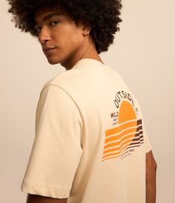 Camiseta Comfort com Estampa Surf Wild Life Outside