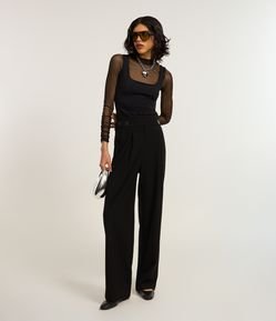 Calça em Alfaiataria com Cintos Laterais