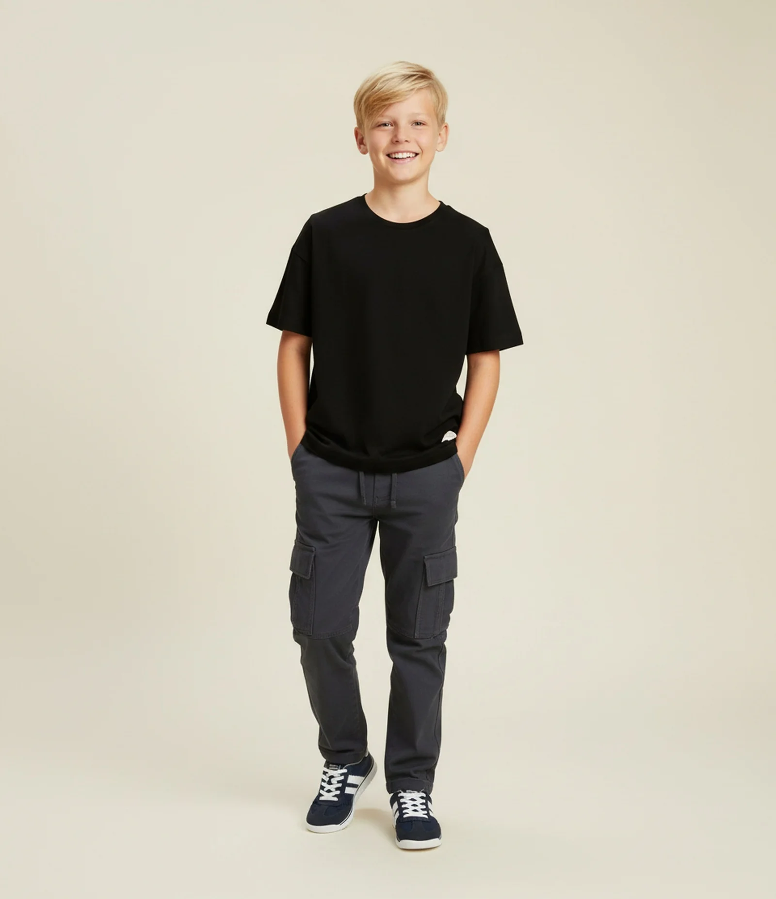 Calça Infantil Jogger em Sarja com Bolso Cargo - Tam 5 a 14 Anos Cinza 1