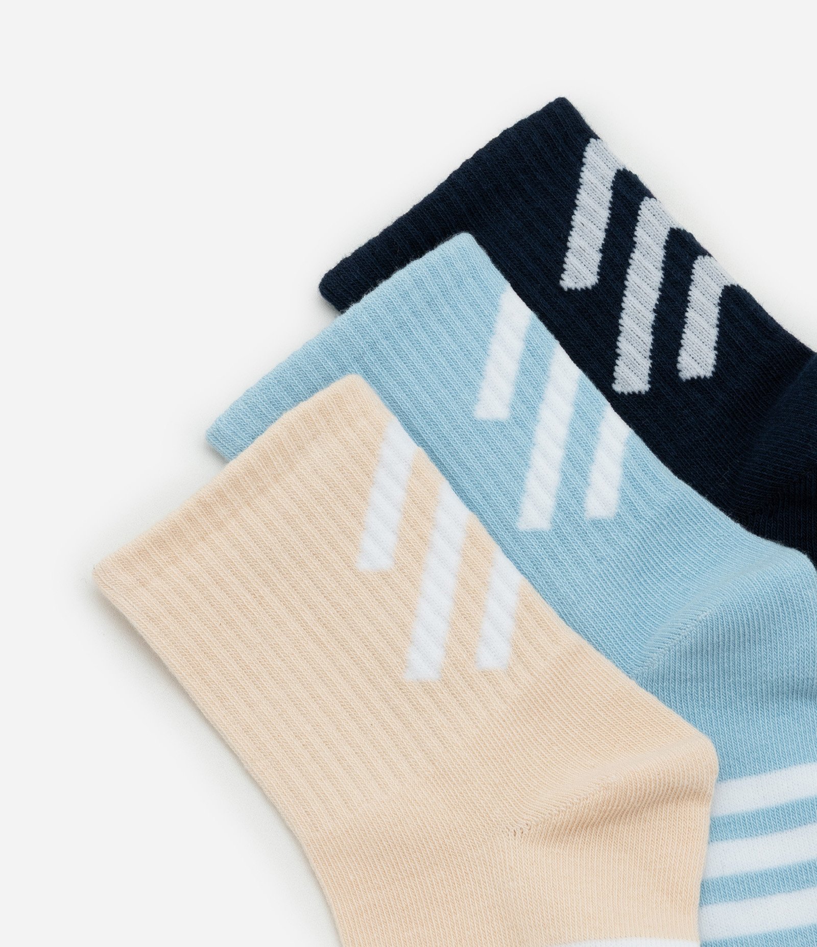Kit 03 Meias Cano Médio Esportivas em Algodão com Listras Diagonais Multicores 4