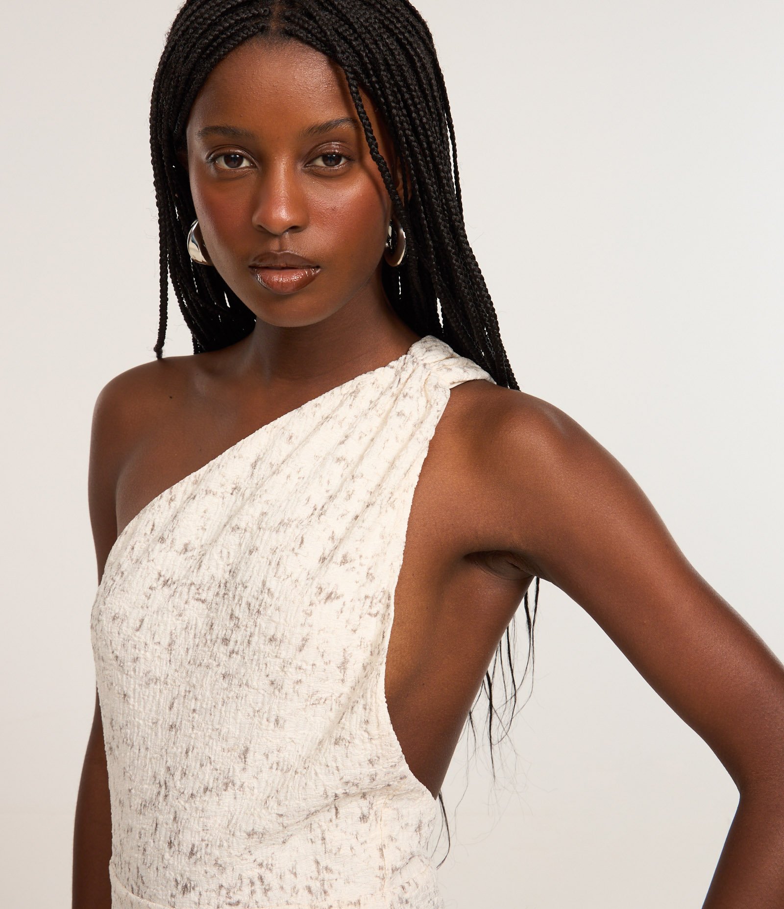 Vestido Midi com Ombro Só e Textura Branco 4