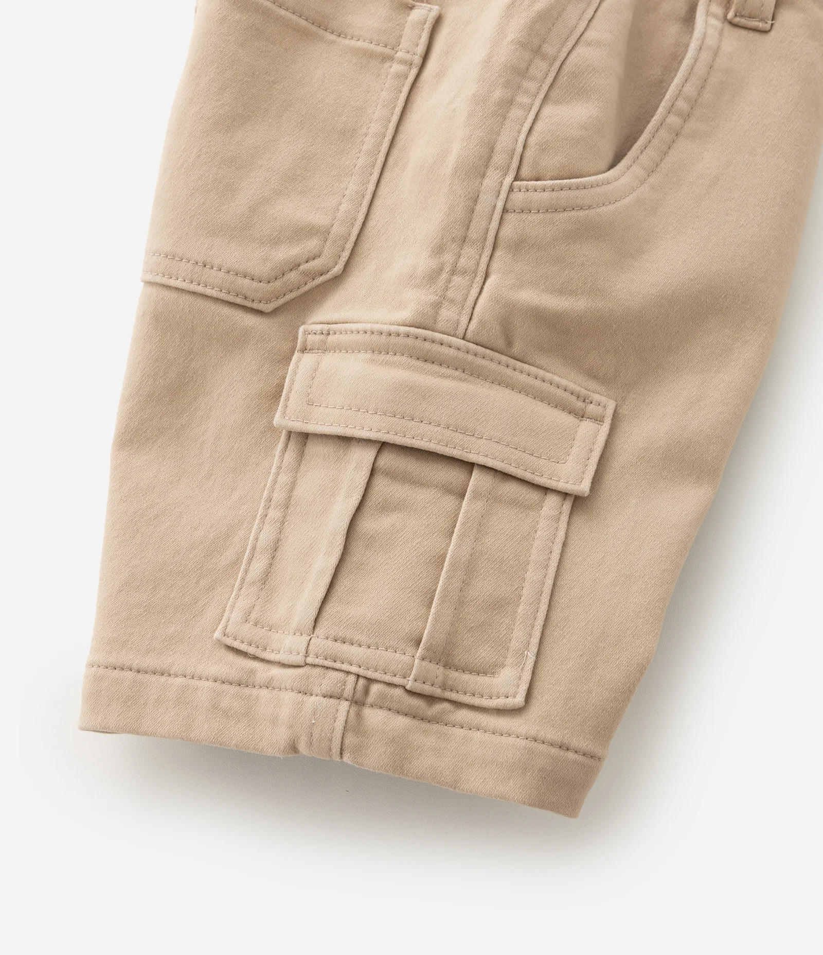 Bermuda Infantil em Sarja Liso com Bolsinhos Cargo - Tam 5 a 14 Anos Bege 6