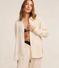 Camisa em Viscolinho com Laise na Barra