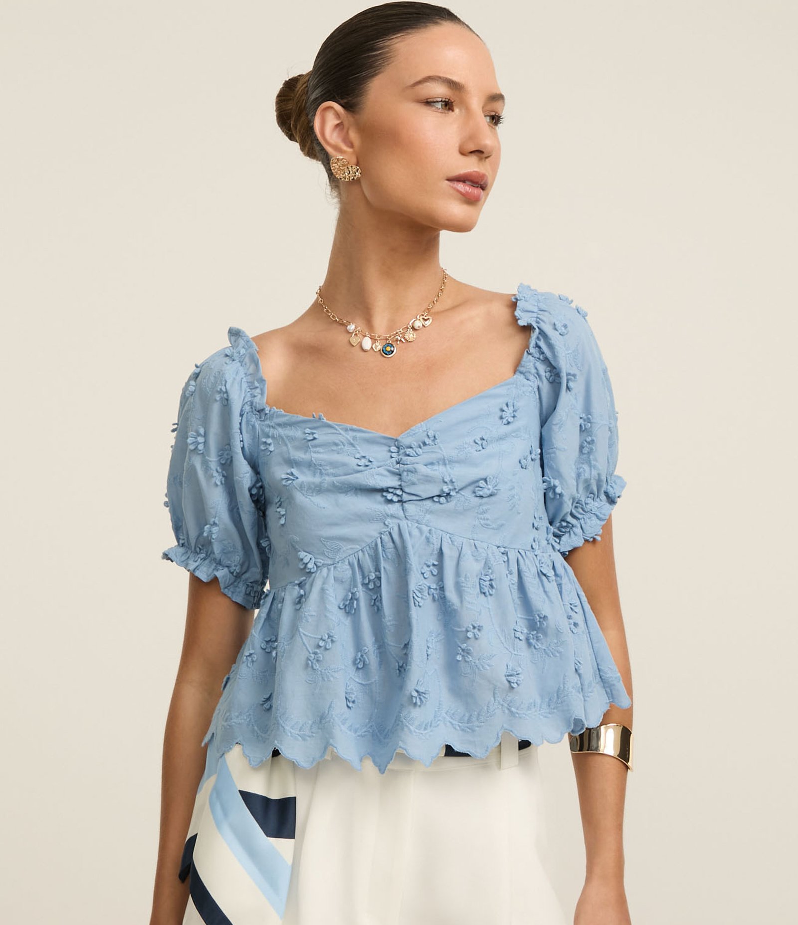 Blusa Peplum em Algodão com Bordado Floral e Manga Bufante Azul 3