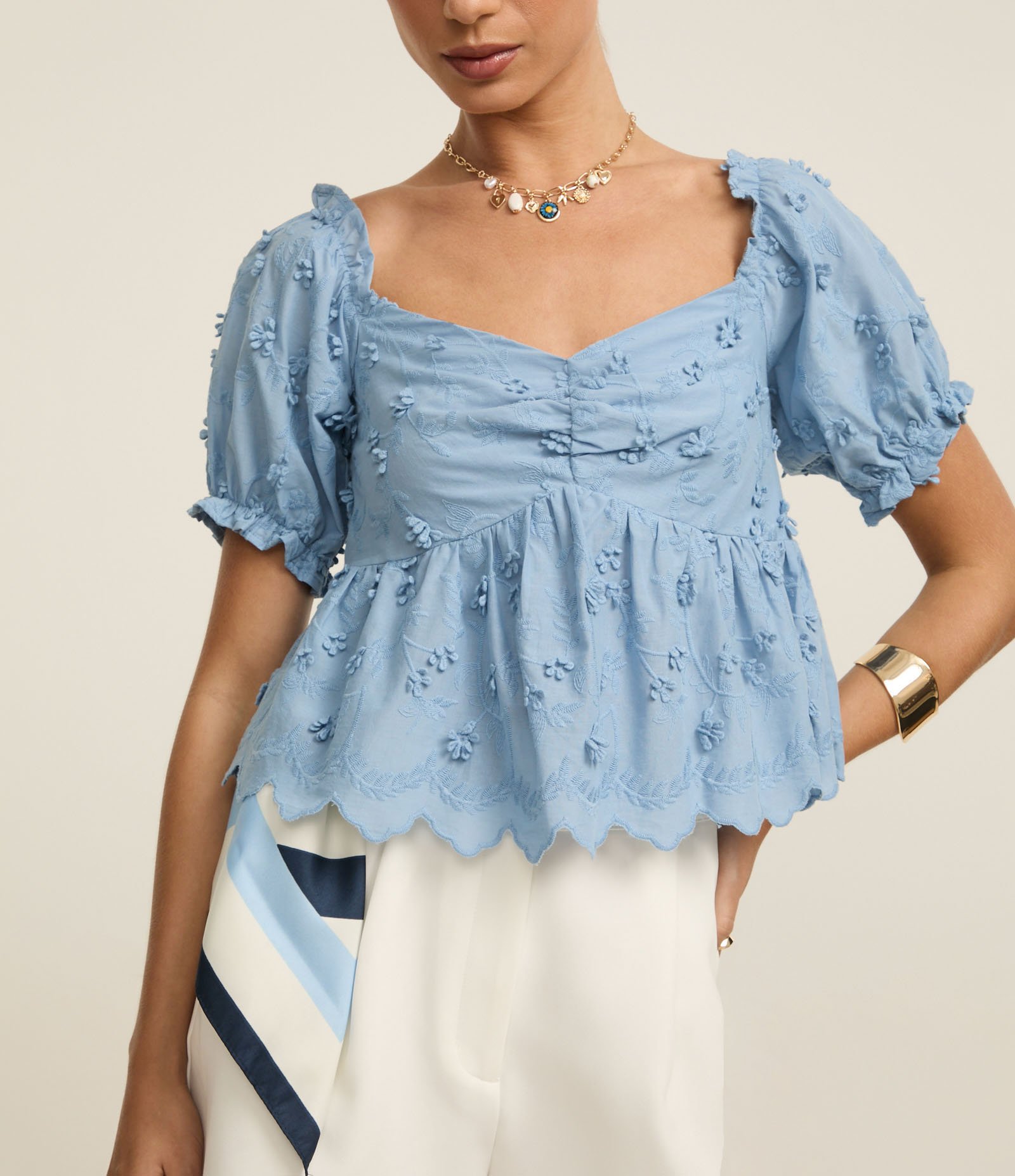 Blusa Peplum em Algodão com Bordado Floral e Manga Bufante Azul 4