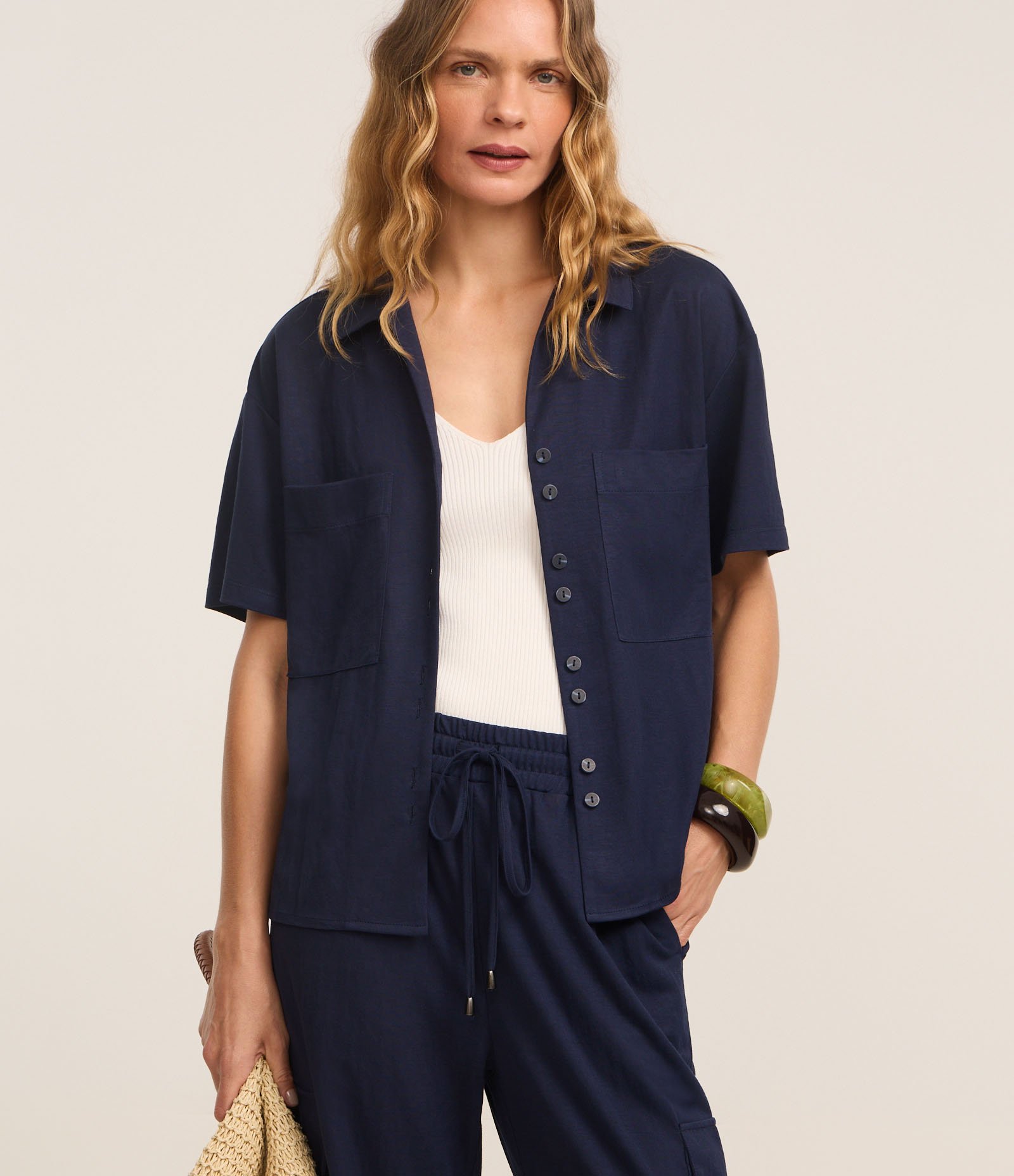 Camisa Texturizada em Orly com Bolsos e Botões Azul Marinha 1