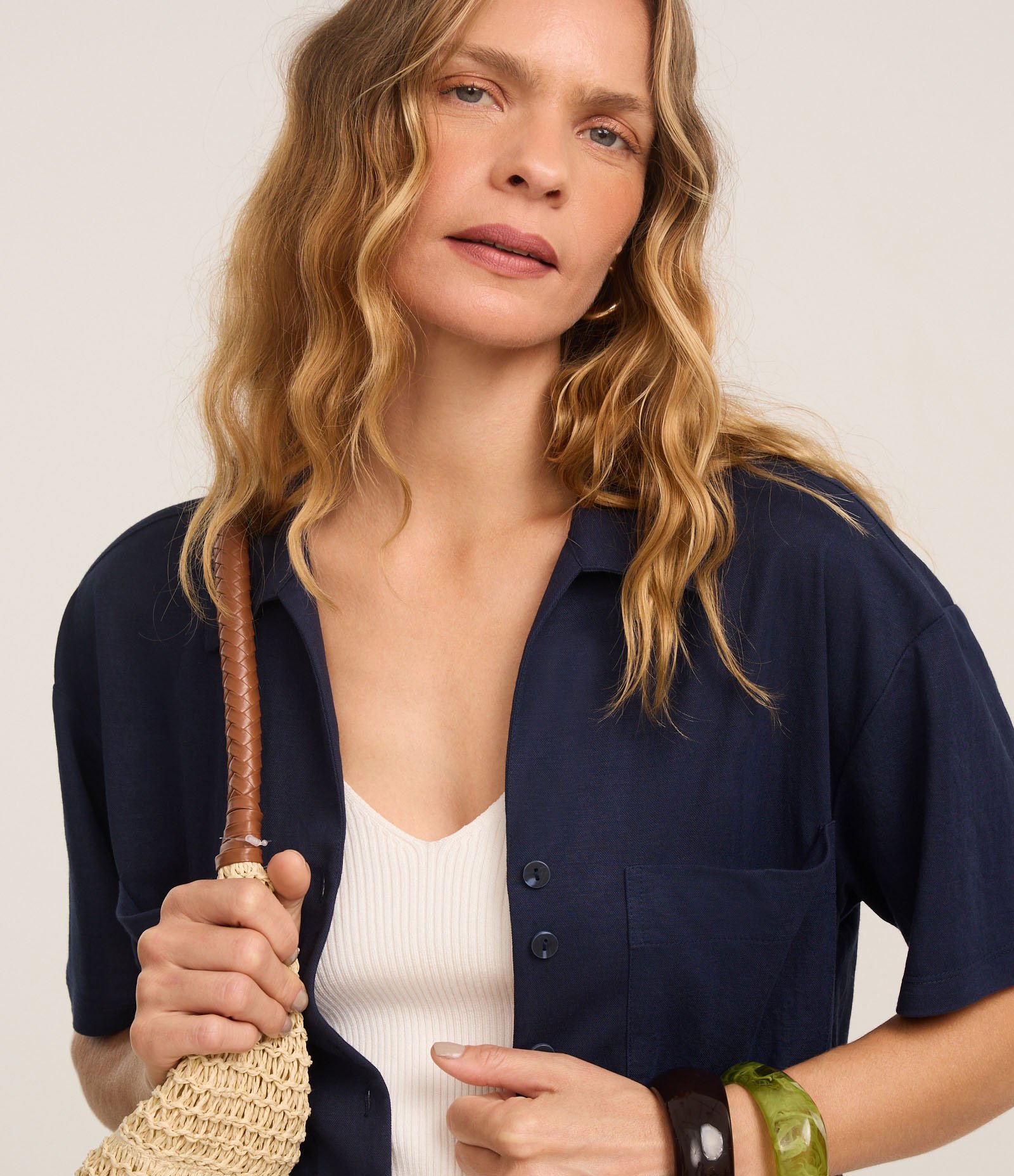 Camisa Texturizada em Orly com Bolsos e Botões Azul Marinha 3