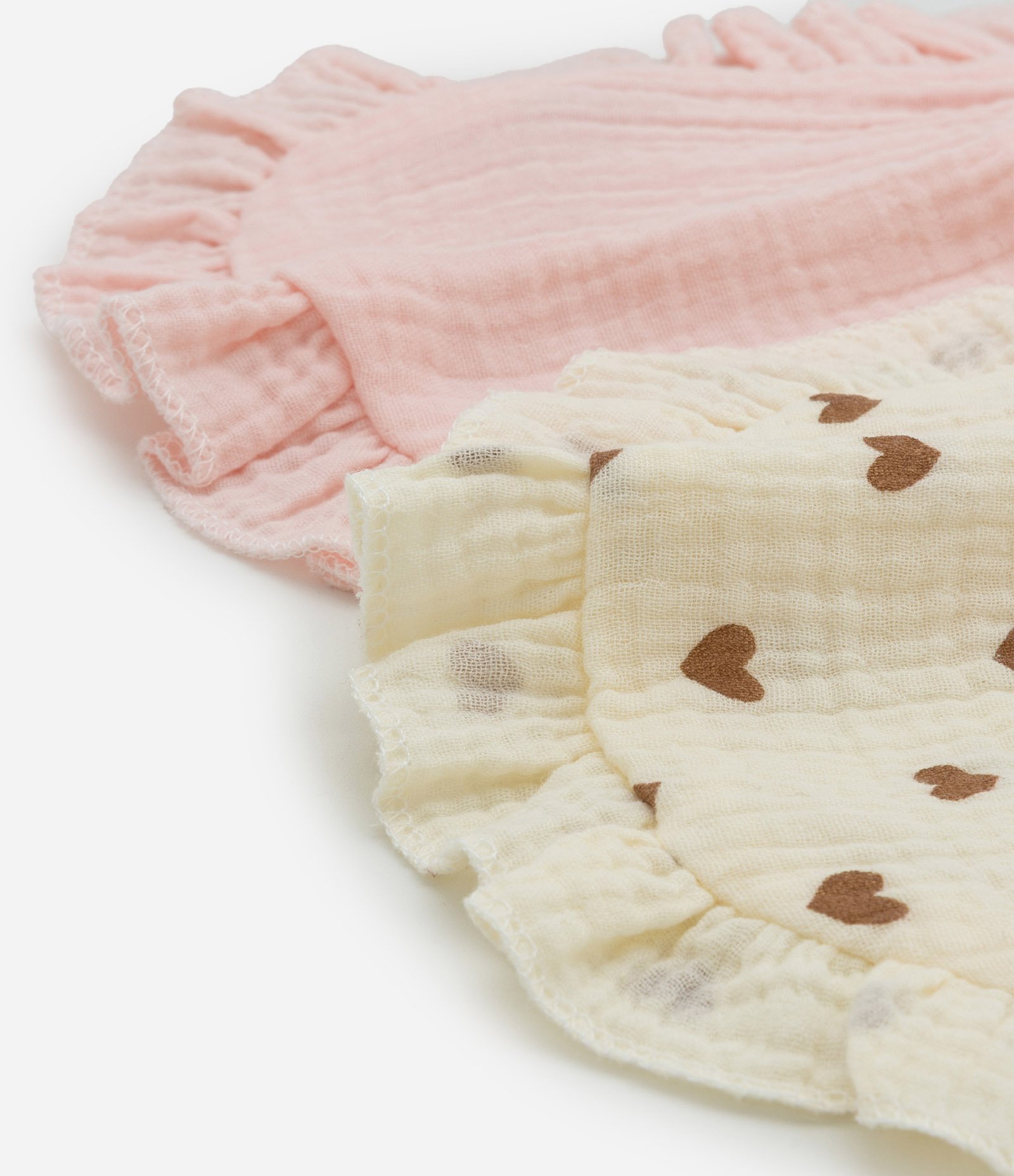 Kit 02 Babadores Infantis com Estampa Corações - Tam Único Rosa/Bege 2