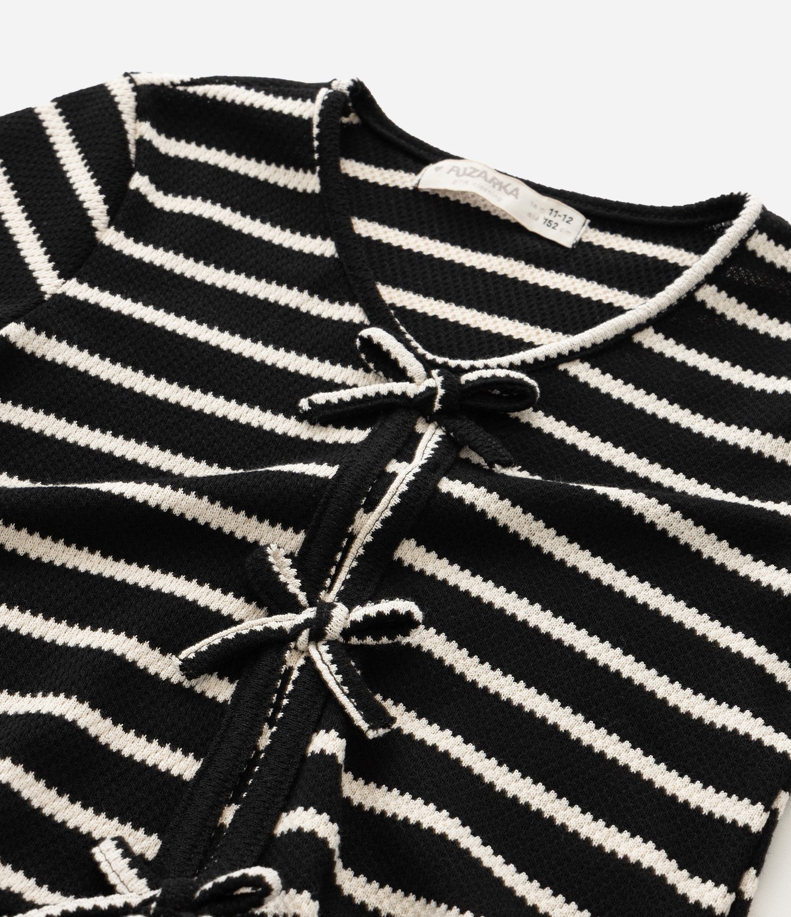 Blusa Infantil com Babadinhos e Lacinhos - Tam 5 a 14  Anos Preto/Branco 5