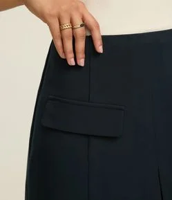 Short Saia Alfaiatado com Lapelas e Recorte V no Transpasse