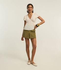Short Saia Alfaiatado com Lapelas e Recorte V no Transpasse