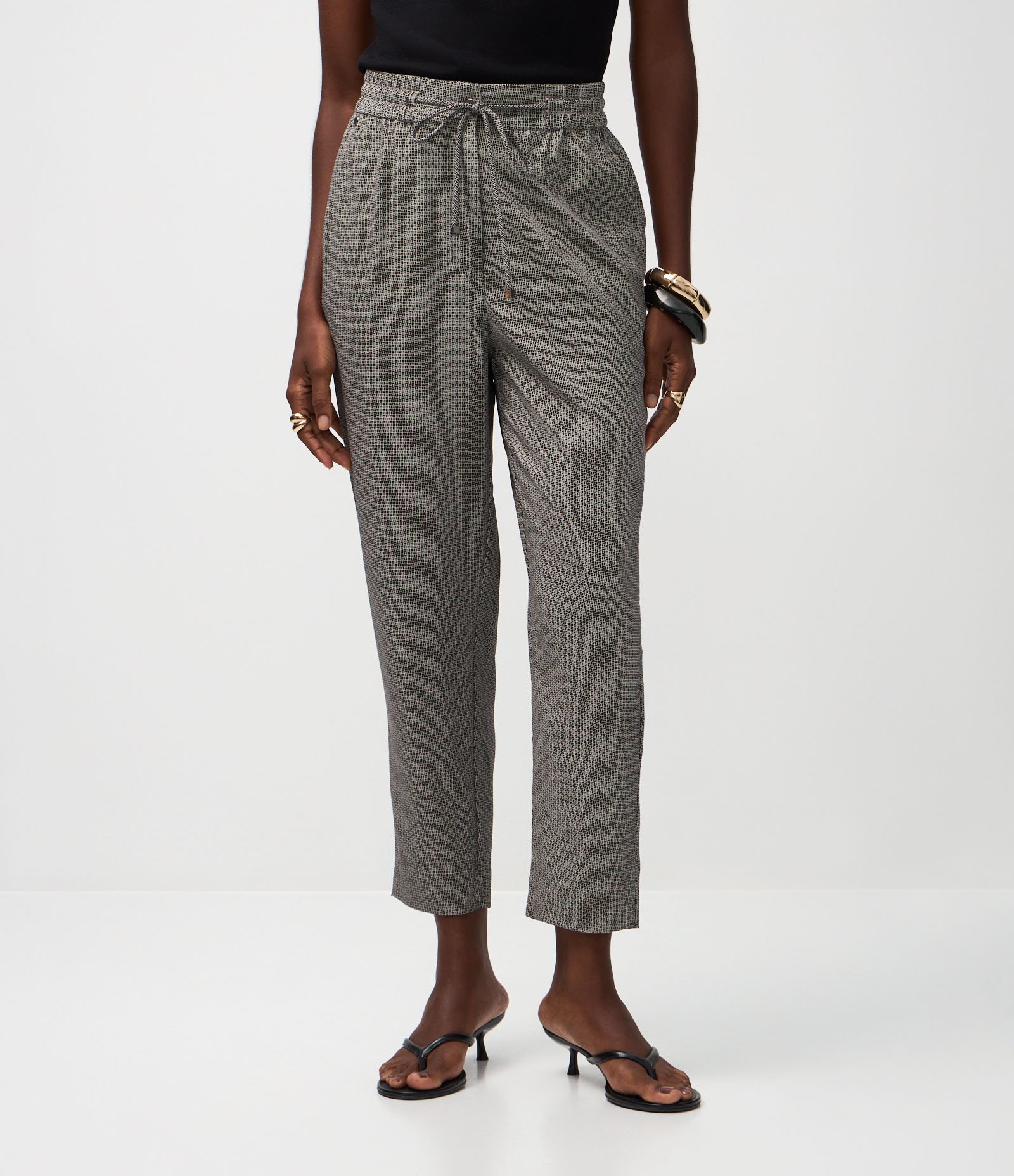 Calça em Crepe com Estampa Geométrica Cinza 3