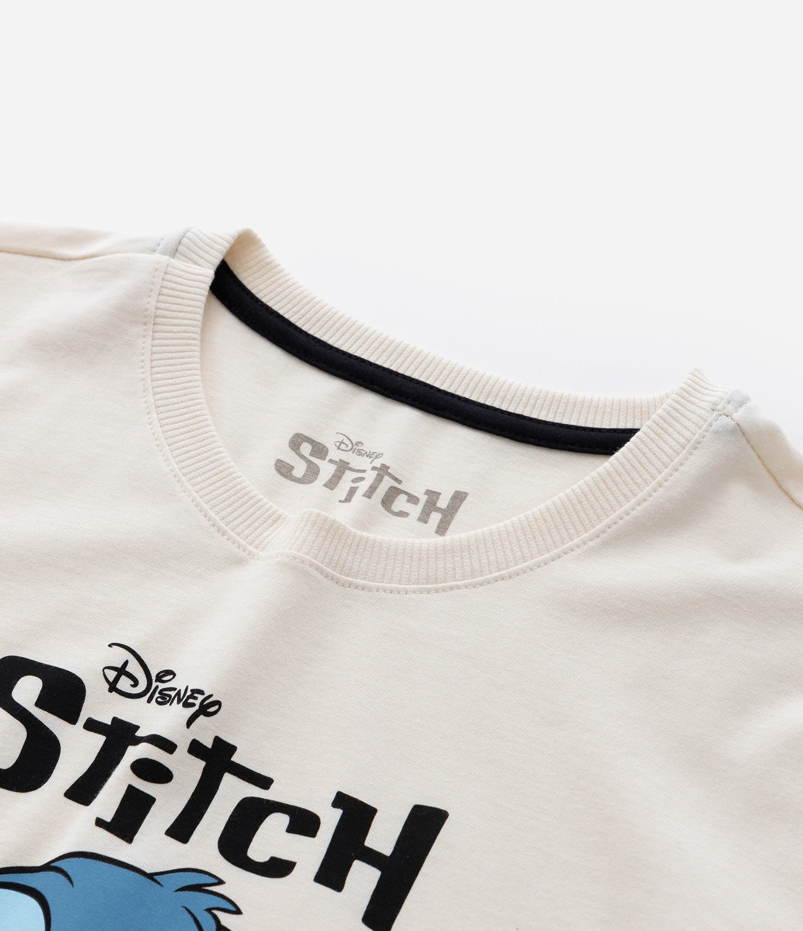 Camiseta Infantil com Estampa Stitch - Tam 5 a 14 Anos Bege 4