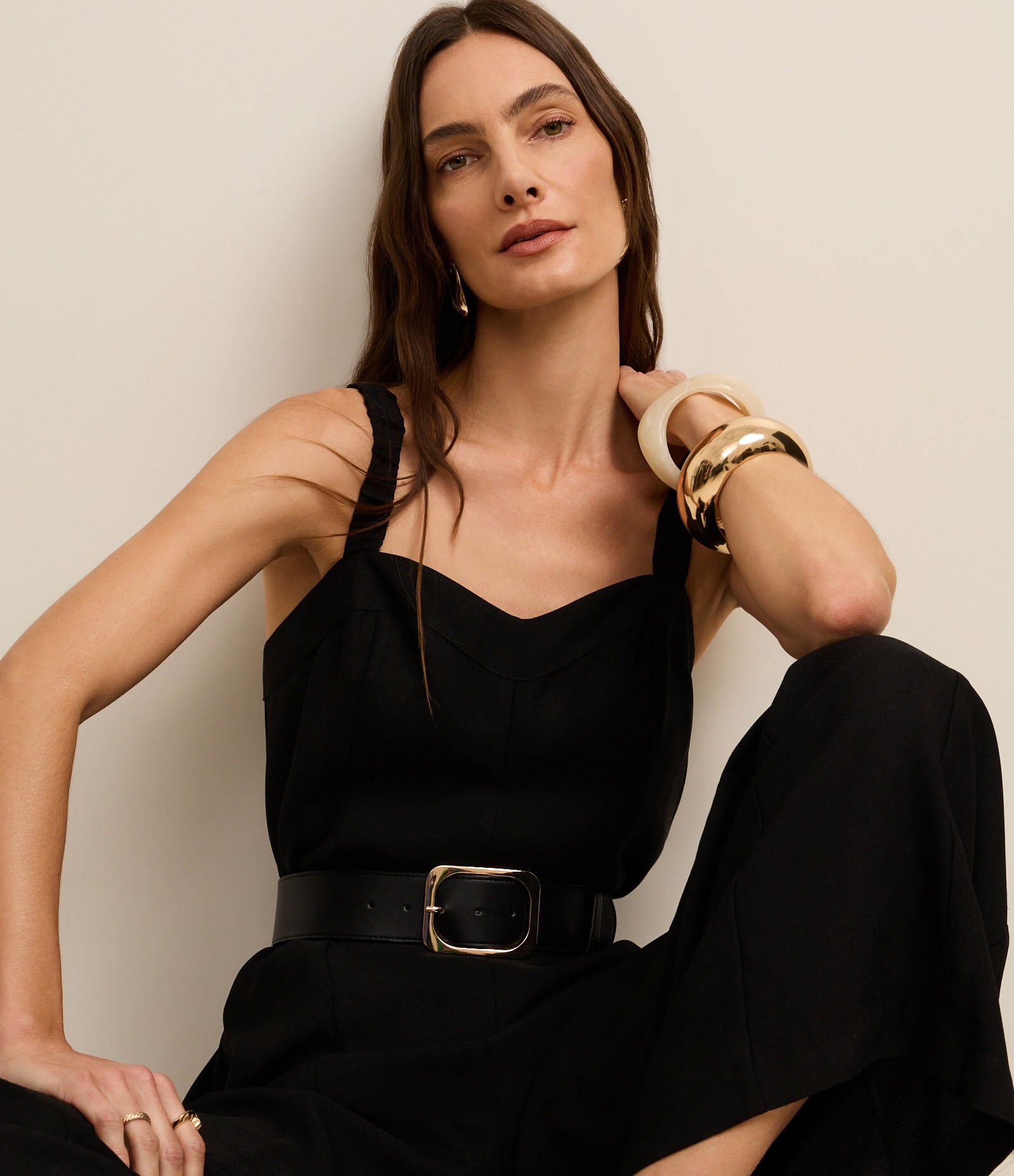 Macacão Reto em Crepe com Decote Coração e Pregas Preto 8