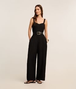 Macacão Reto em Crepe com Decote Coração e Pregas