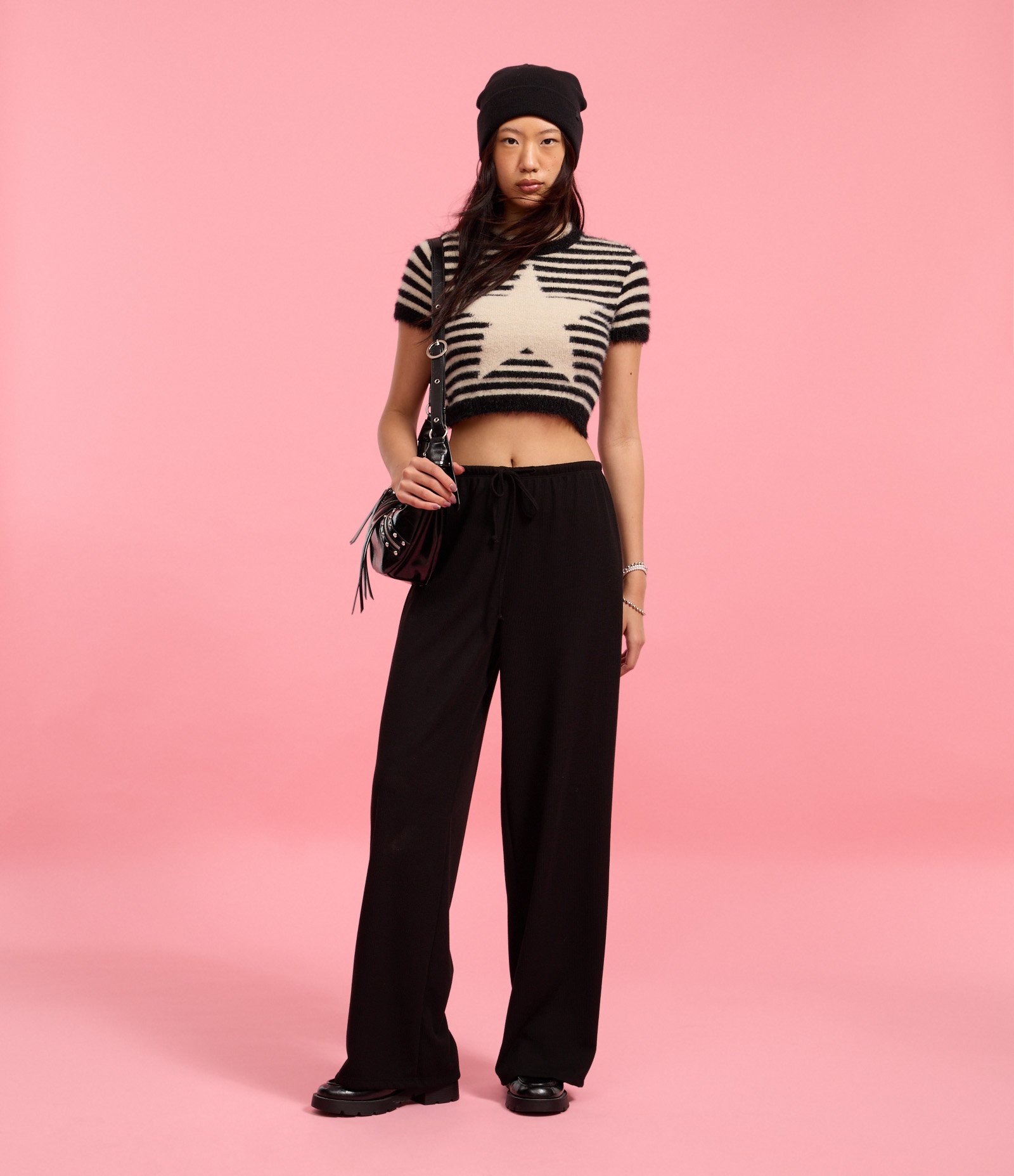 Calça Flare Canelada com Amarração no Cós Preto 5