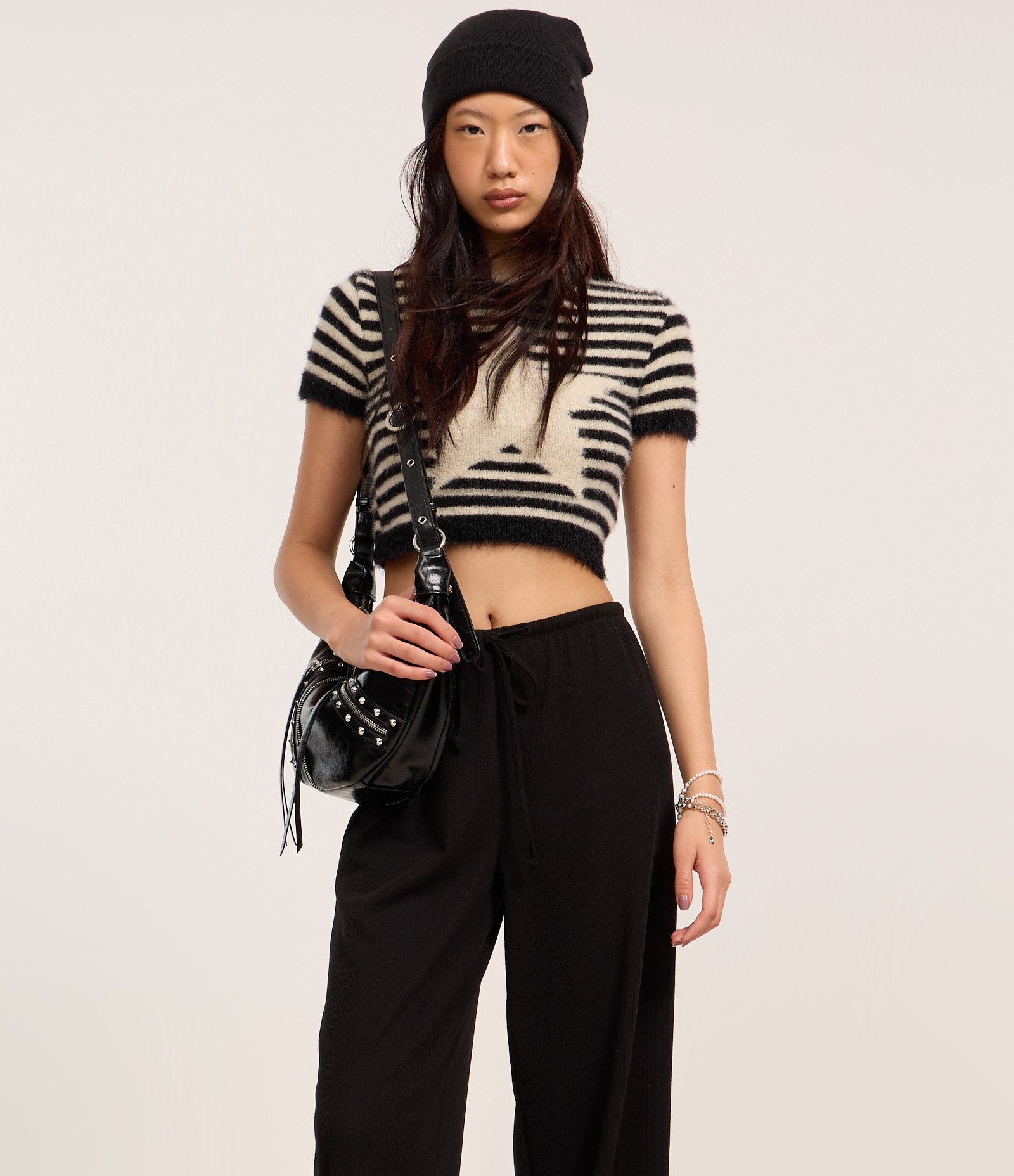 Calça Flare Canelada com Amarração no Cós Preto 2