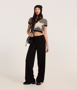 Calça Flare Canelada com Amarração no Cós