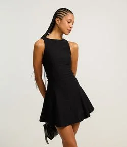 Vestido Curto Evasê em Bengaline com Pregas