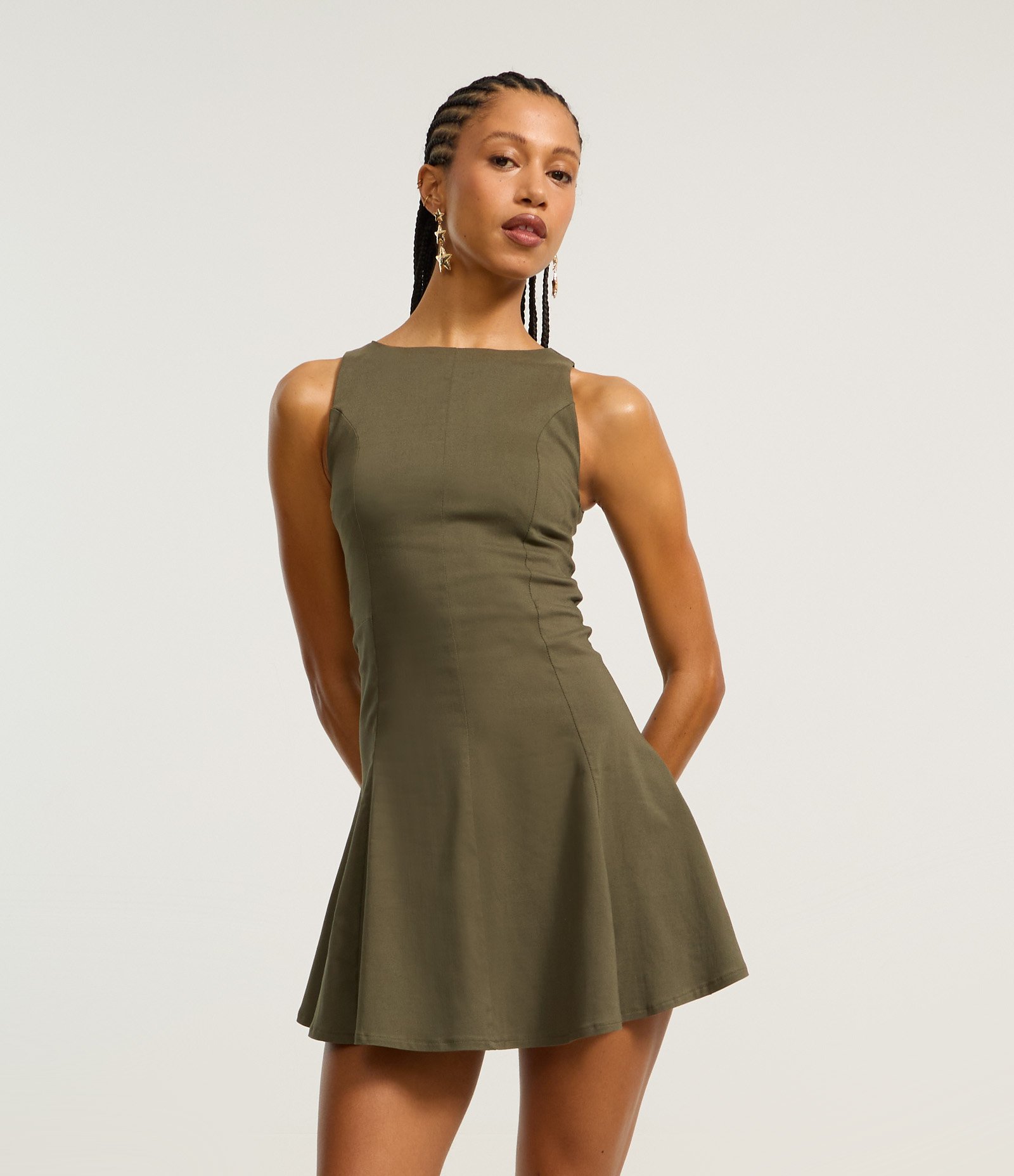 Vestido Curto Evasê em Bengaline com Pregas Verde 1
