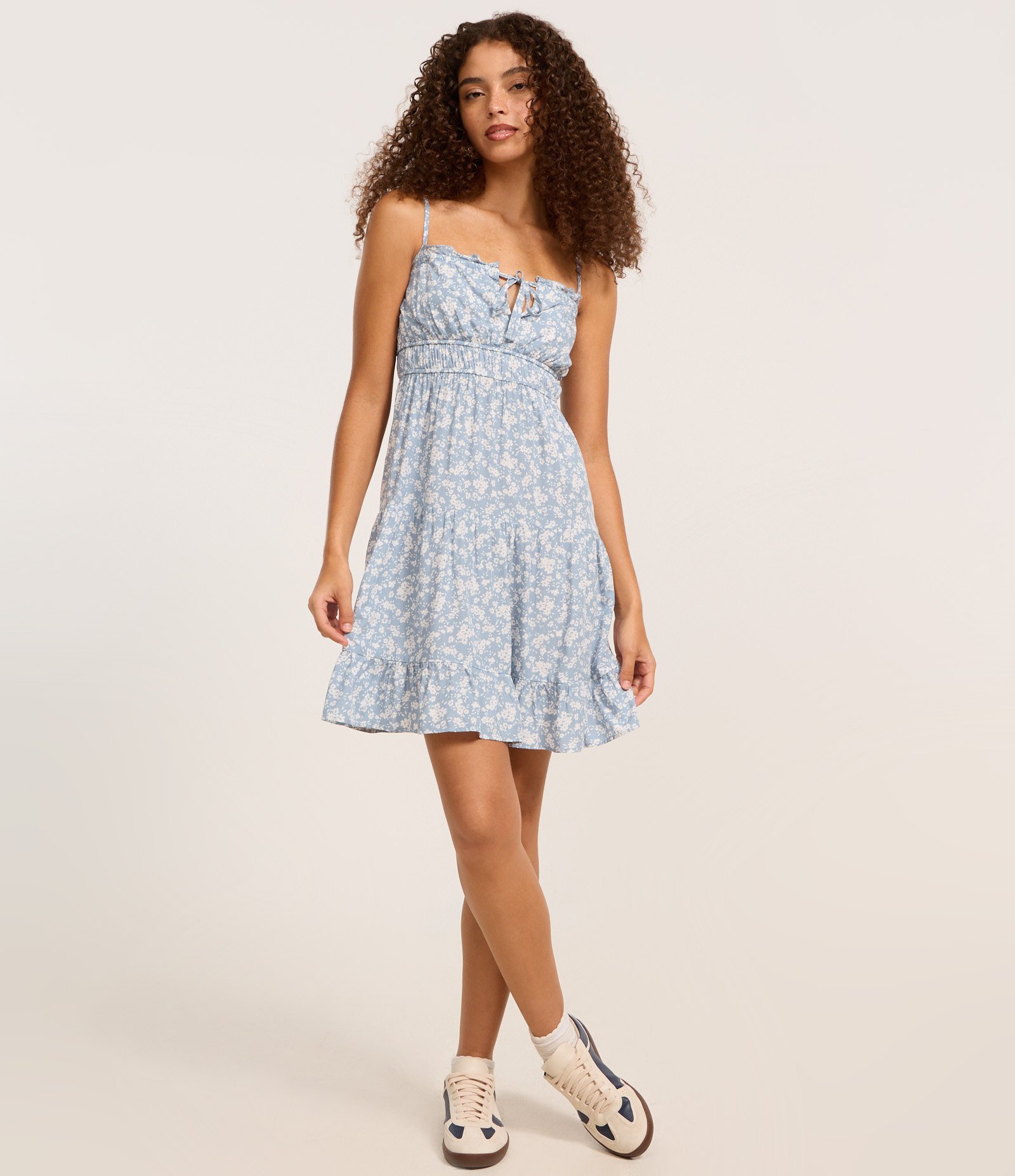 Vestido Curto Godê em Tricoline Floral Liberty Azul 2