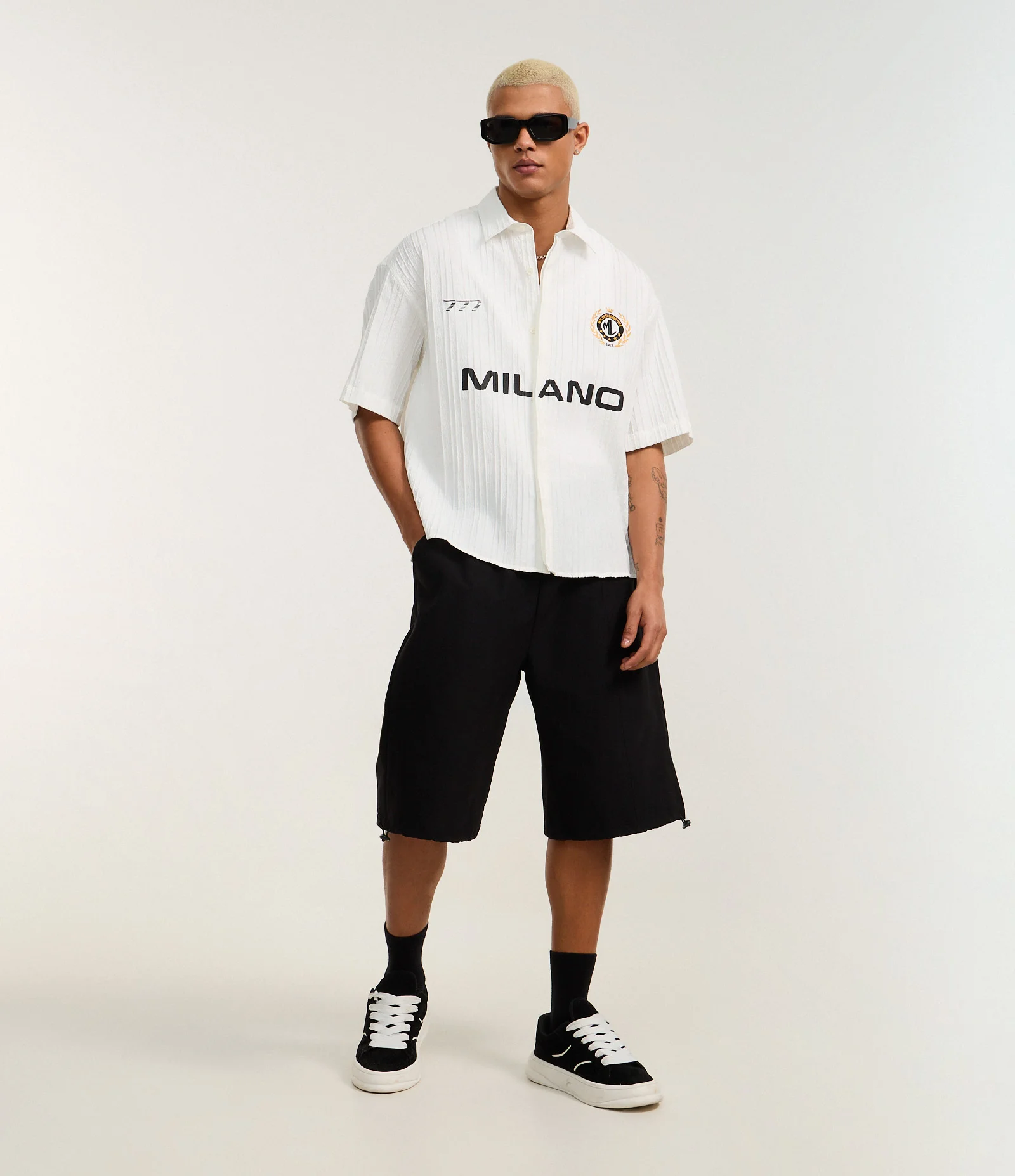 Bermuda Baggy em Poliamida com Bolsos Preto 1