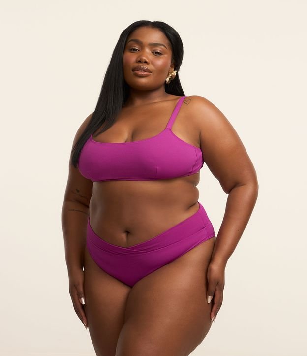 Biquíni Hotpant com Textura e Cós Transpassado Curve & Plus Size