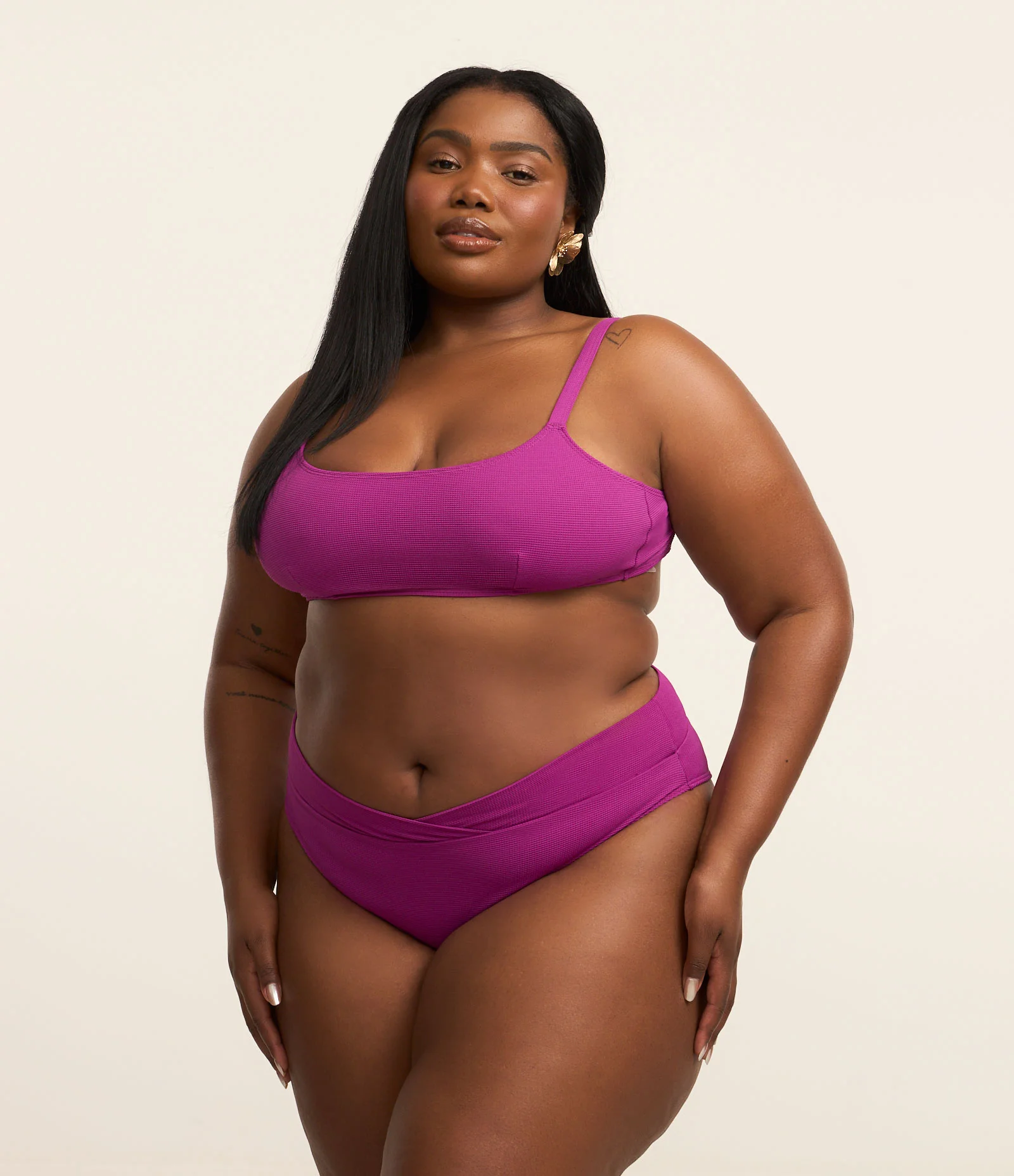 Biquíni Hot Pants com Textura e Cós Transpassado Curve & Plus Size Roxo 1
