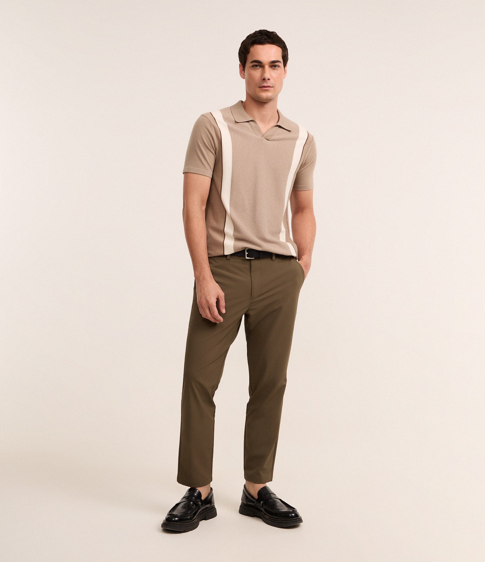 Camisa Polo Slim Tricô com Listras Gola em V e Texturizada Marrom 2