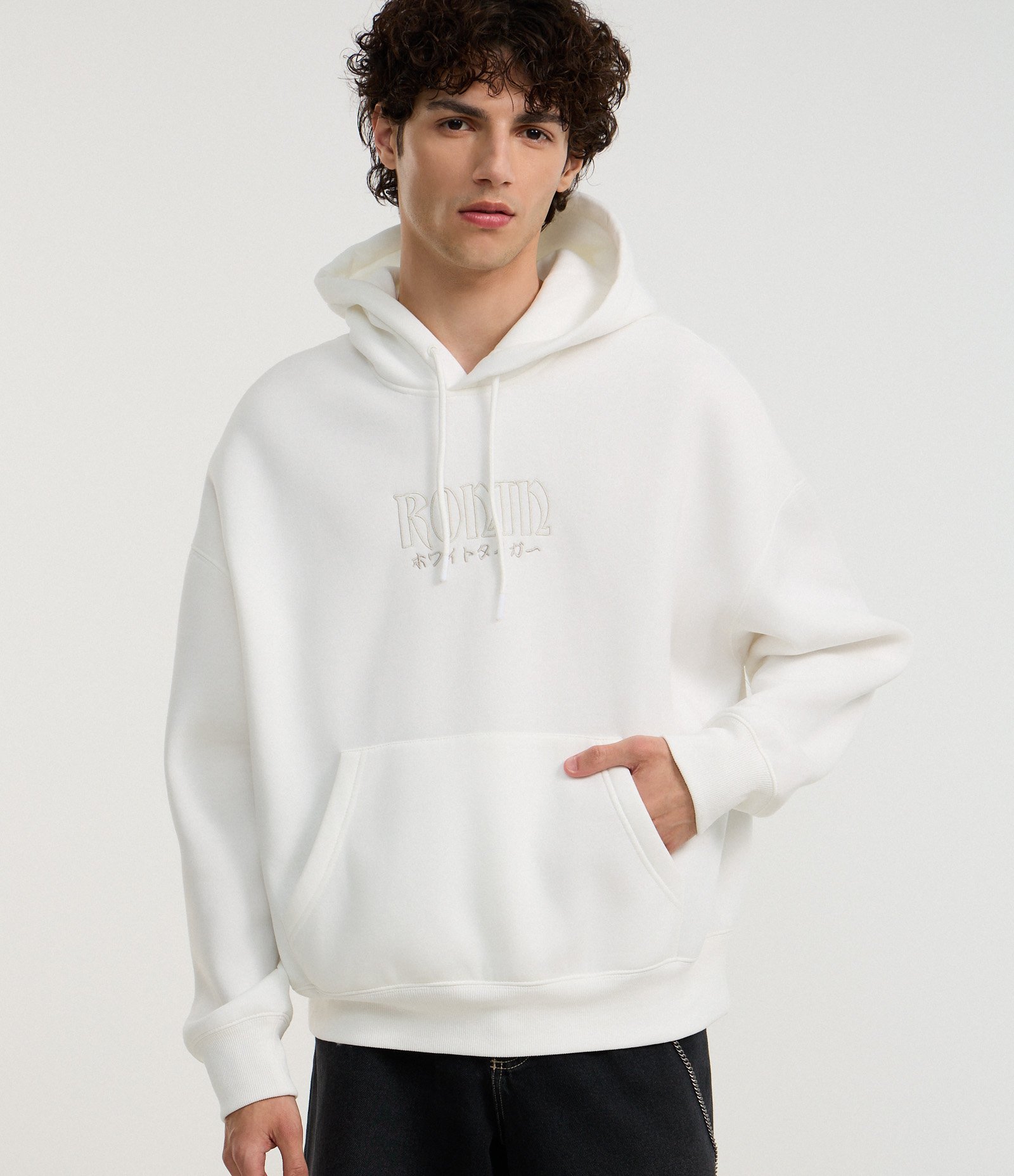 Casaco Boxy em Moletom com Felpa com Capuz e Estampa Oriental e Lettering Branco 1