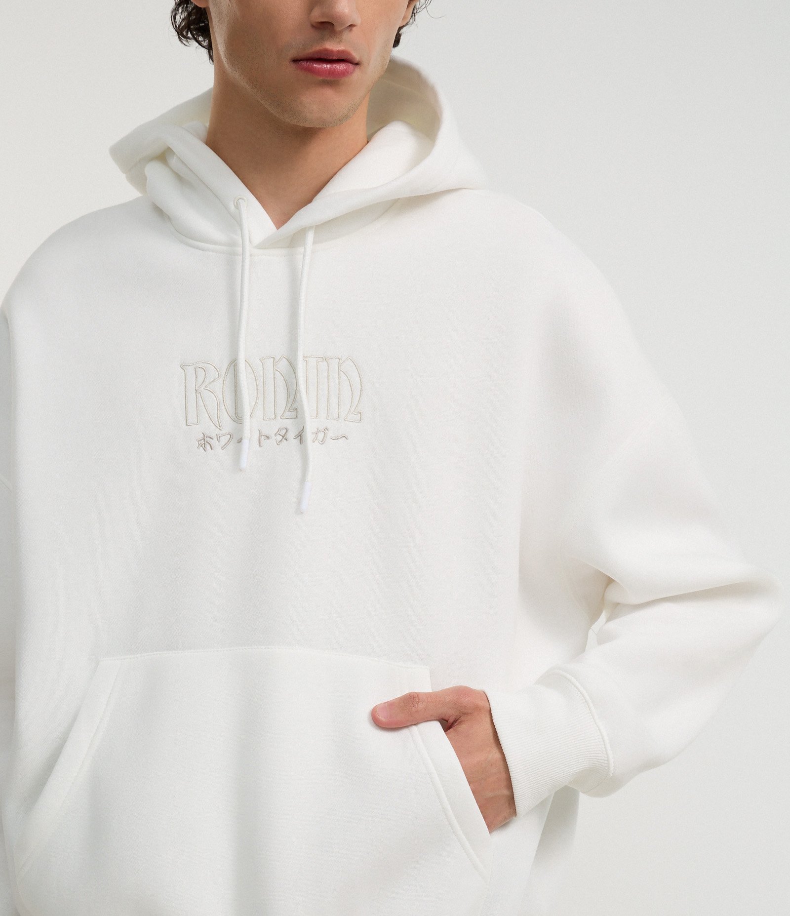 Casaco Boxy em Moletom com Felpa com Capuz e Estampa Oriental e Lettering Branco 5