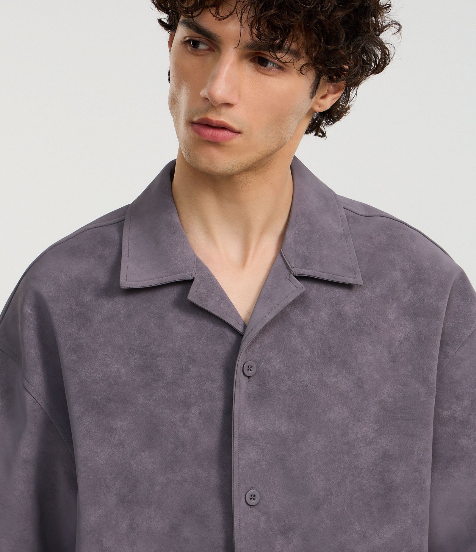 Camisa Oversized em PU Efeito Estonado Cinza 4