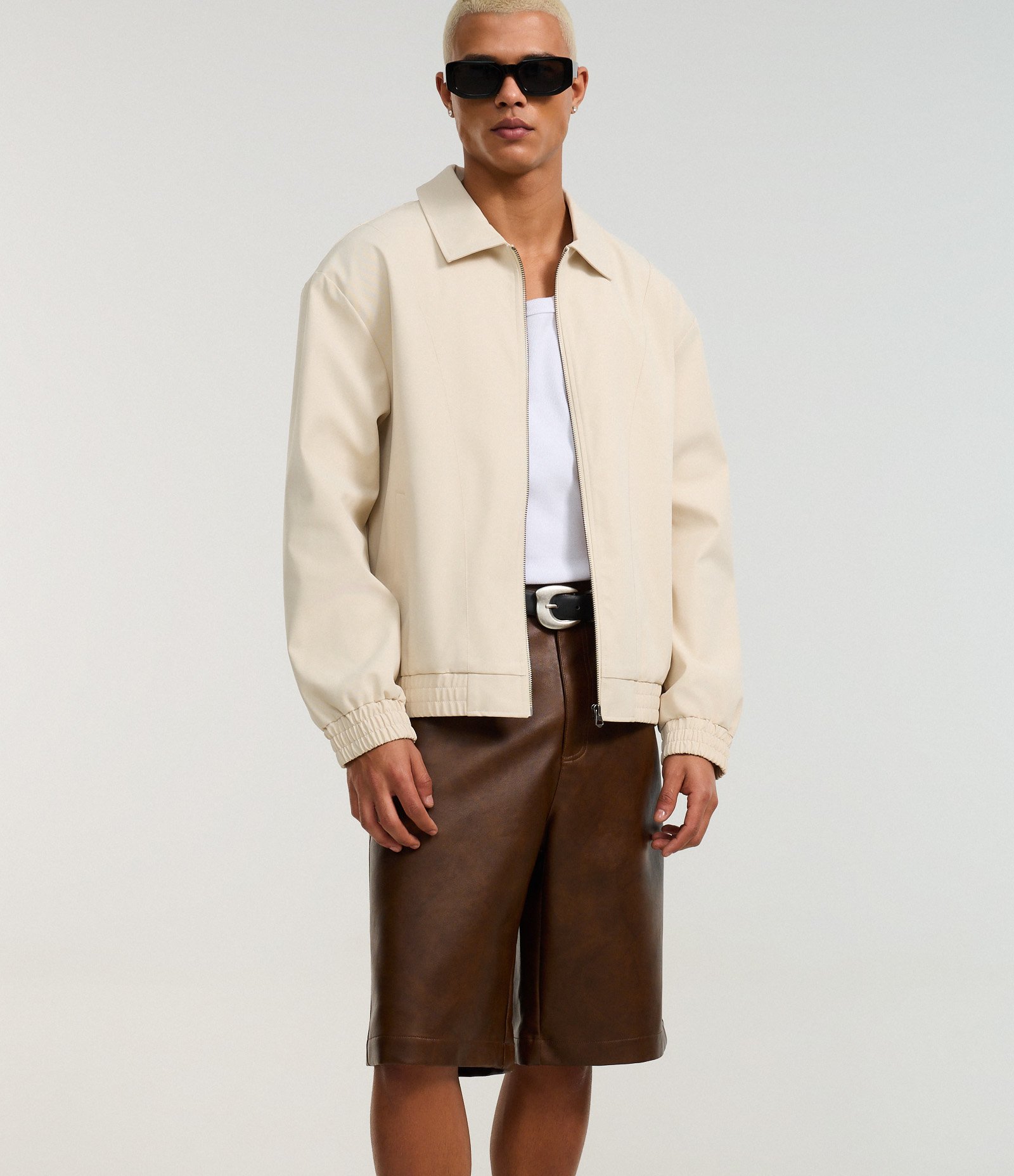 Bermuda Baggy em PU com Efeito Estonado Marrom 5