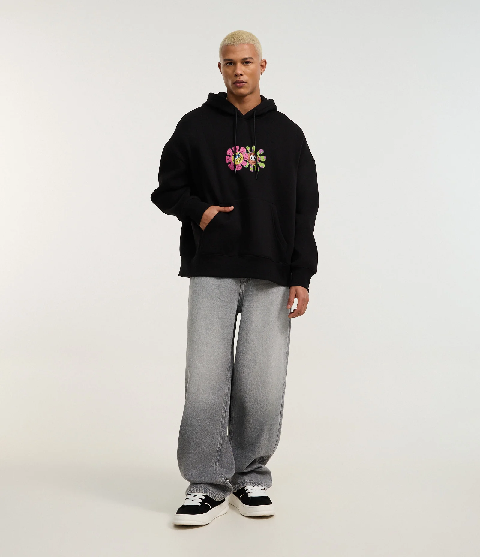 Casaco Boxy em Moletom com Felpa Estampa do Bob Esponja Preto 2