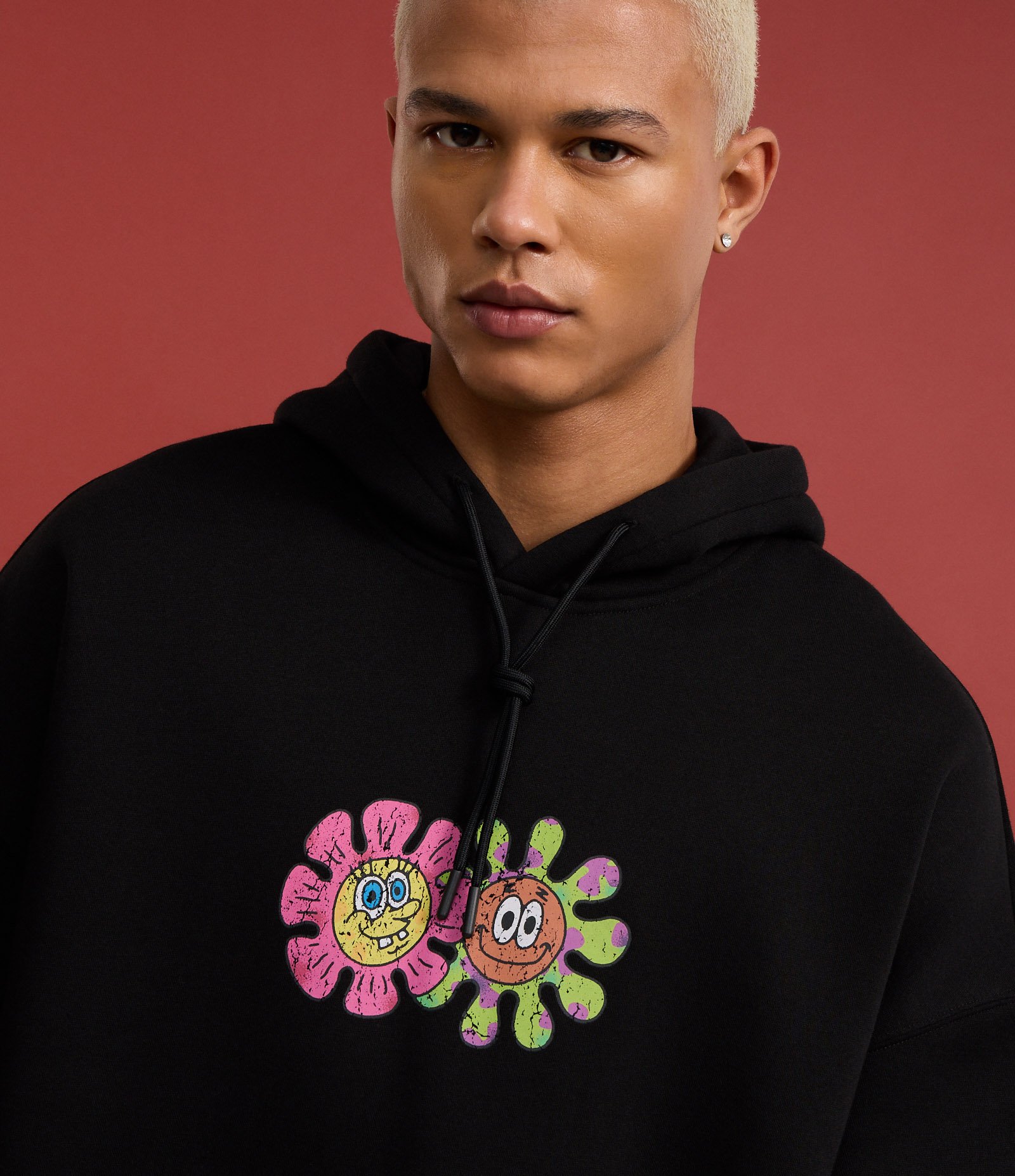 Casaco Boxy em Moletom com Felpa Estampa do Bob Esponja Preto 6