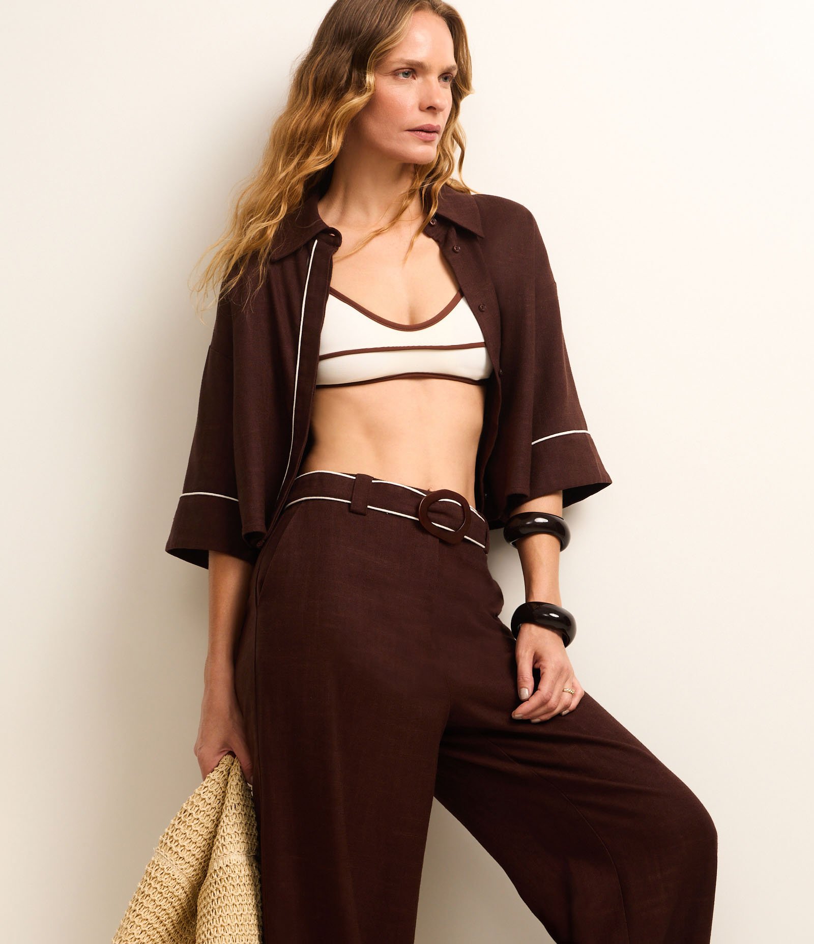 Calça Wide Leg Cintura Alta em Viscolinho com Cinto de Tecido Marrom 5