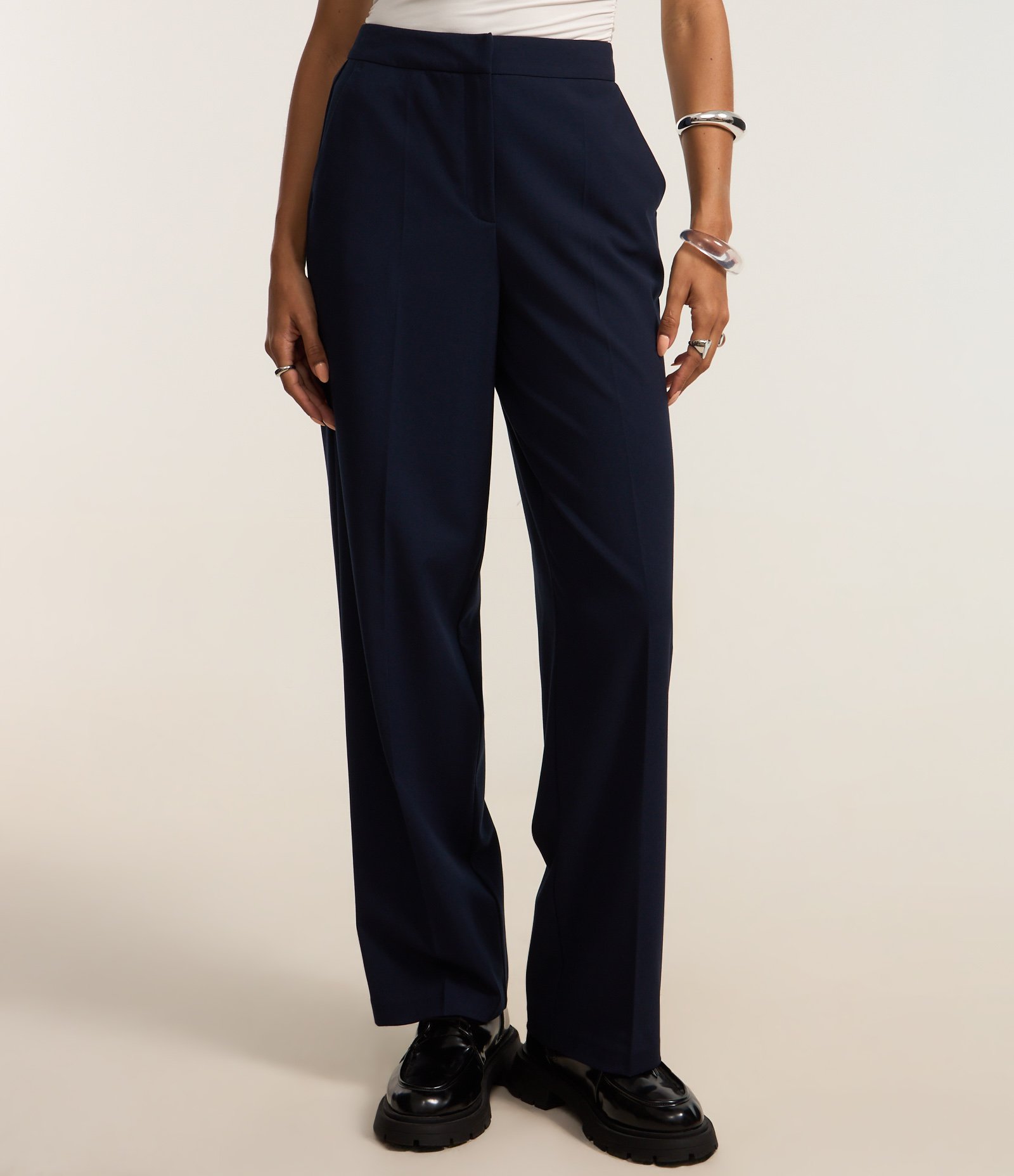 Calça Reta em Alfaiataria com Bolso Faca Azul 2