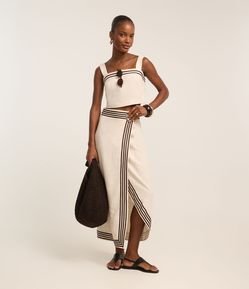 Saia Midi em Viscolinho com Transpasse Envelope e Listras Contrastantes